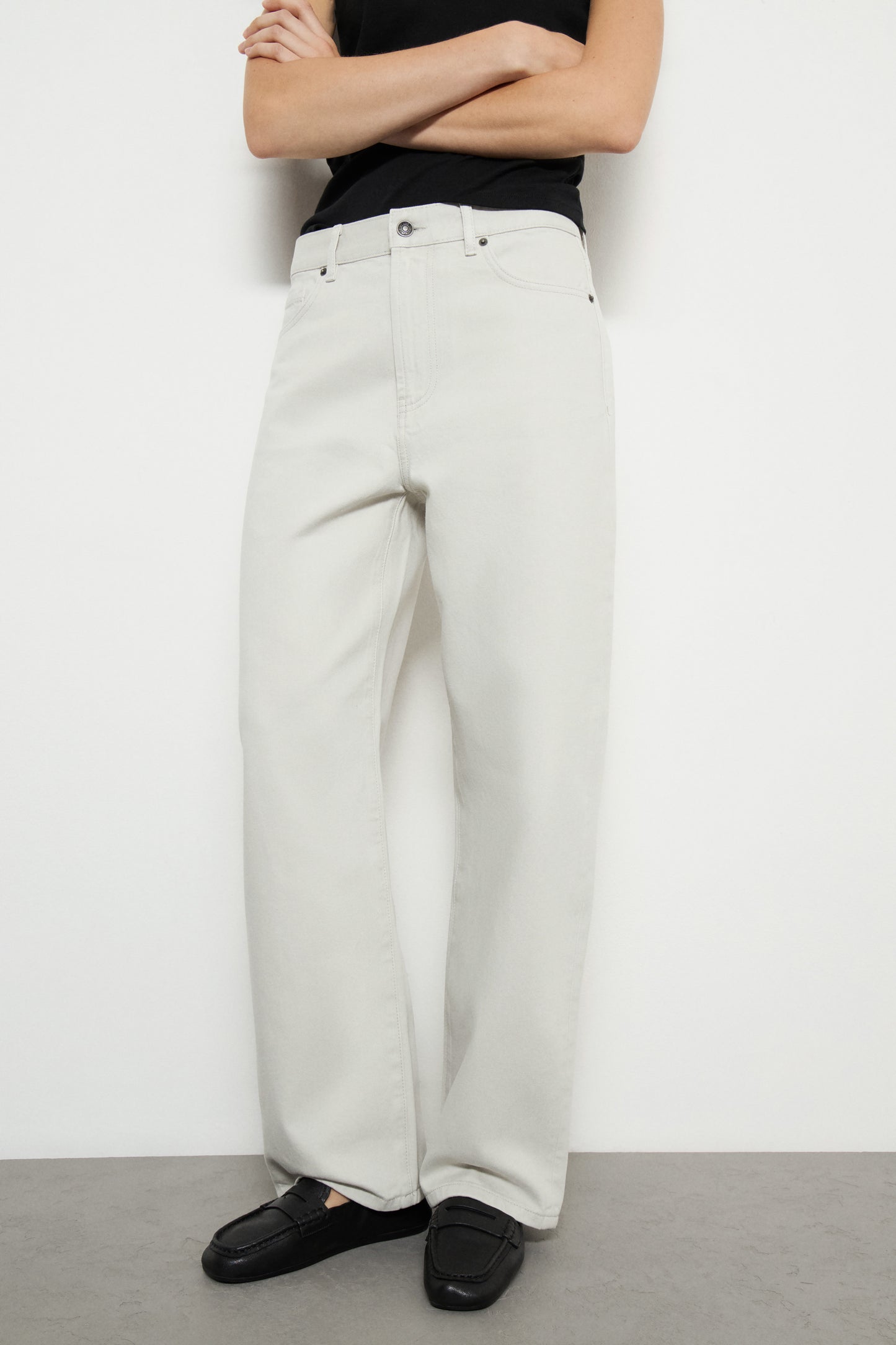 LIGHT GREY