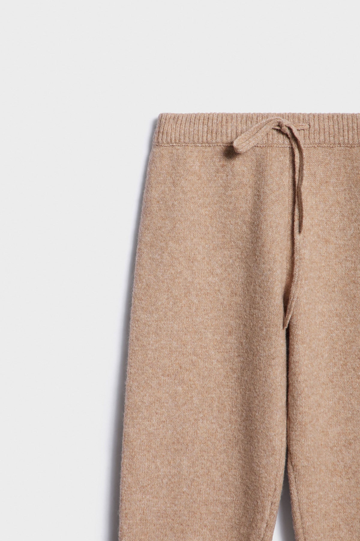 GREY BEIGE