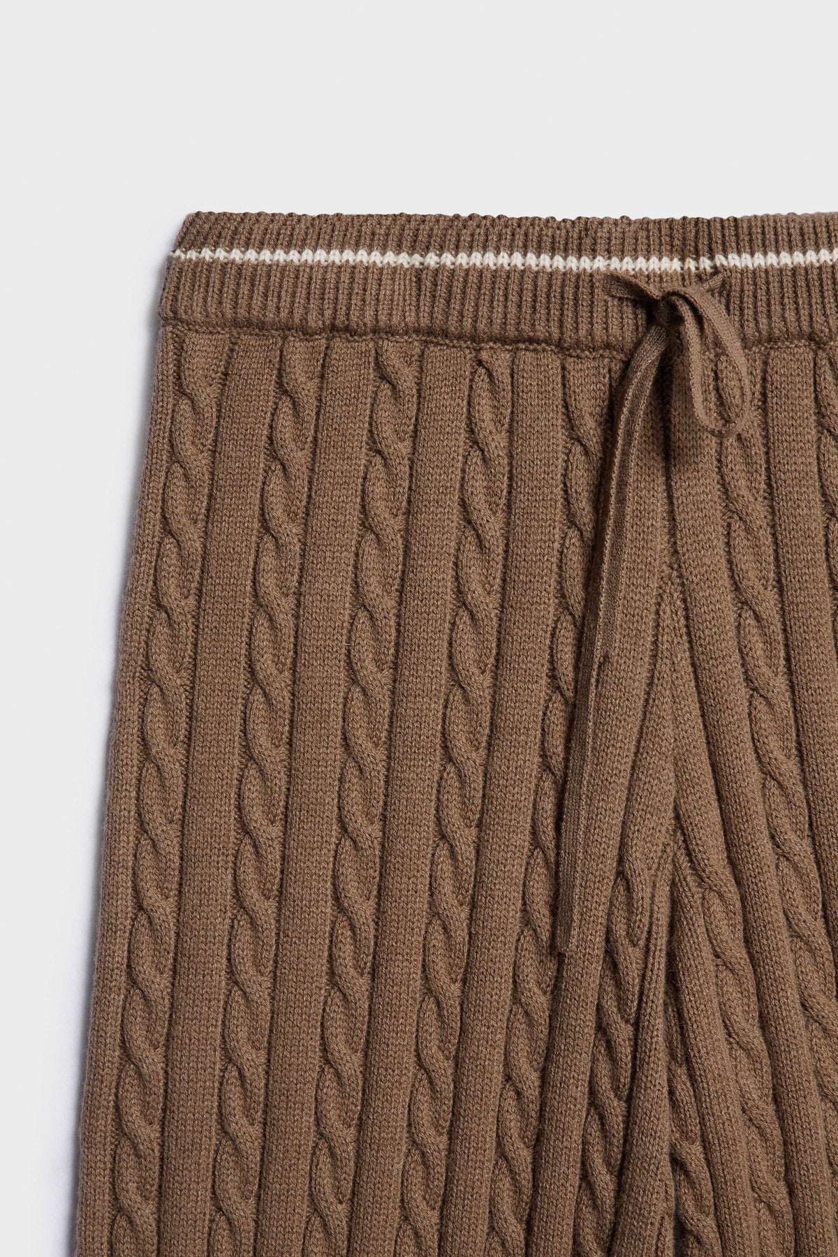 GRAY BROWN