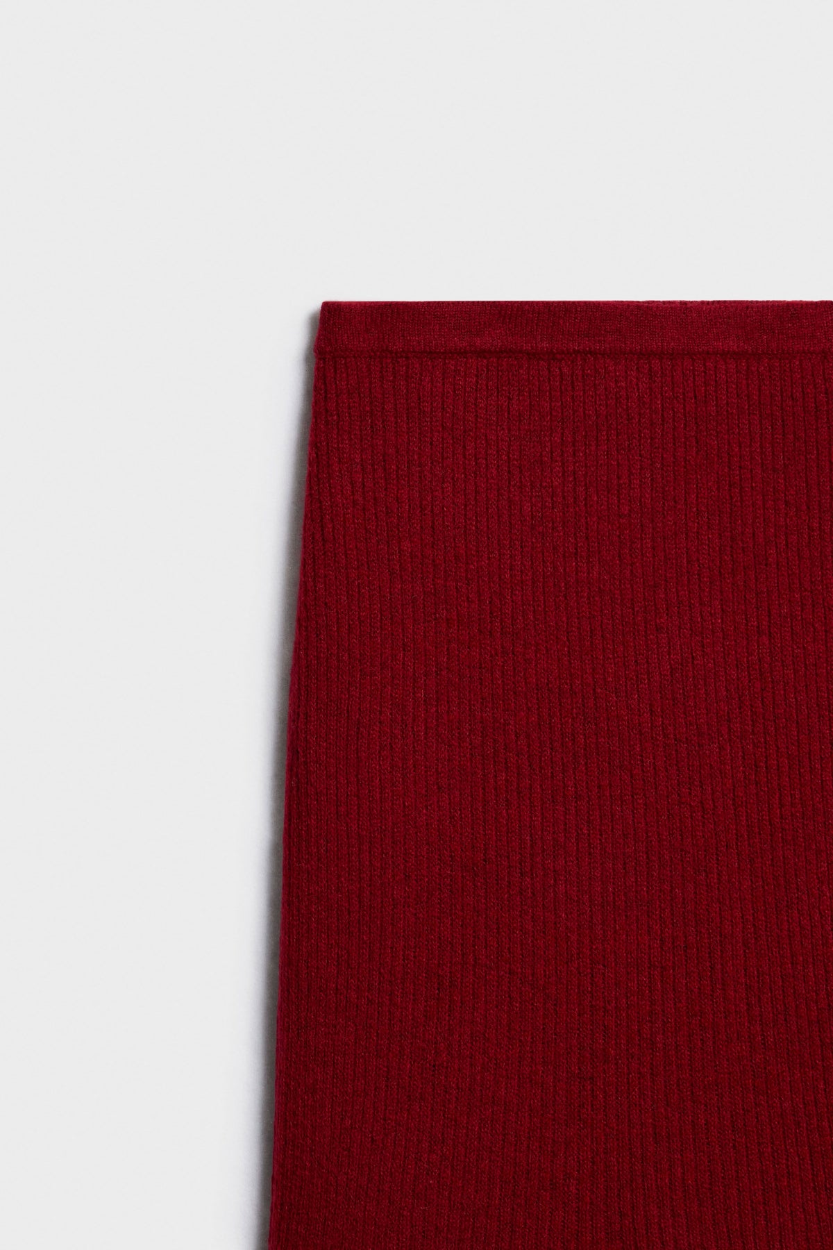 DARK RED