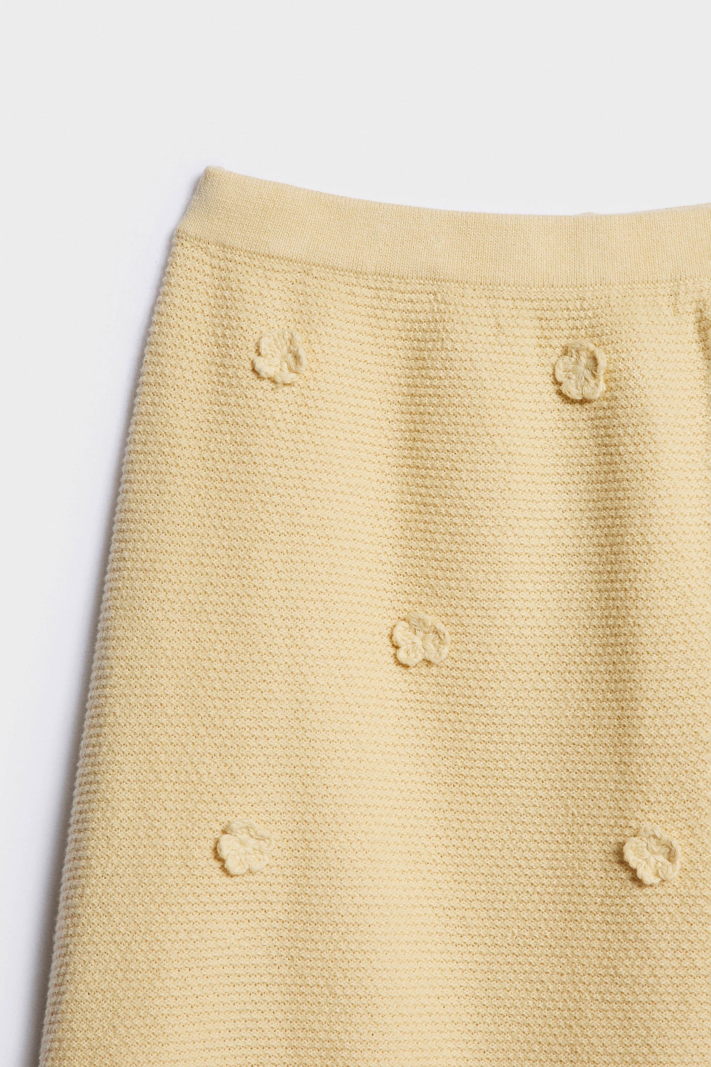 LIGHT YELLOW