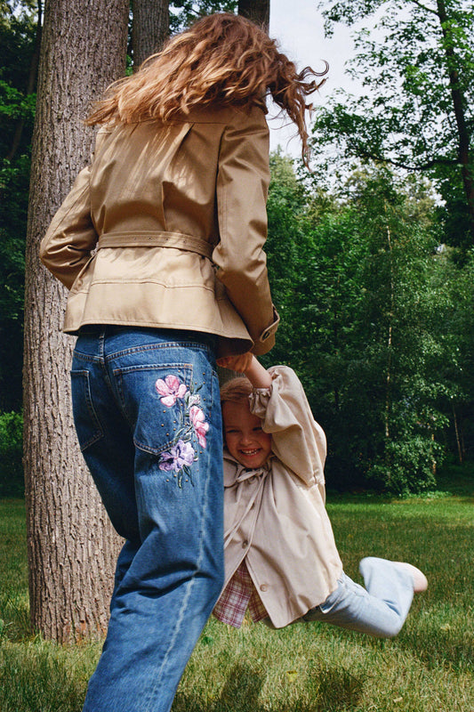 EMBROIDERY-DETAIL STRAIGHT FIT JEANS
