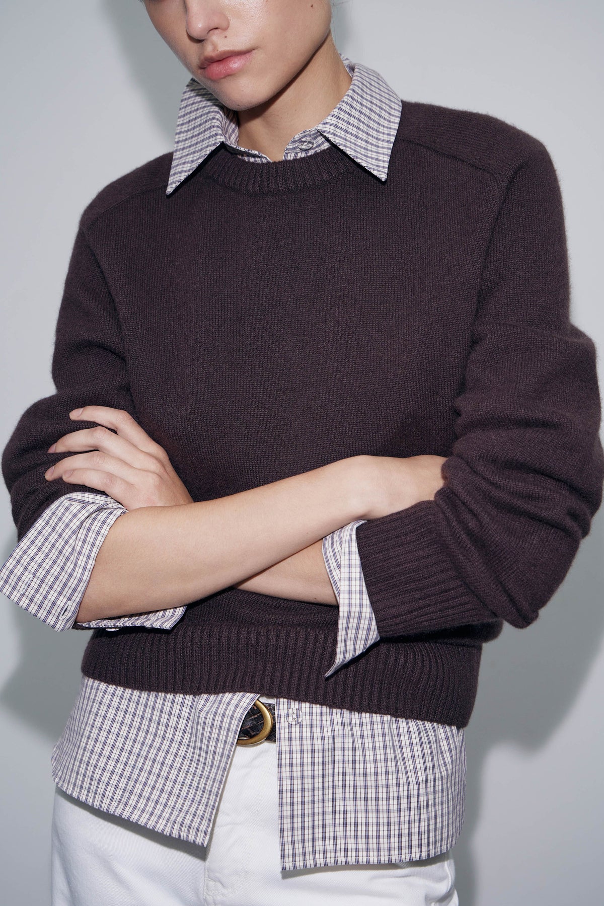 DARK BROWN
