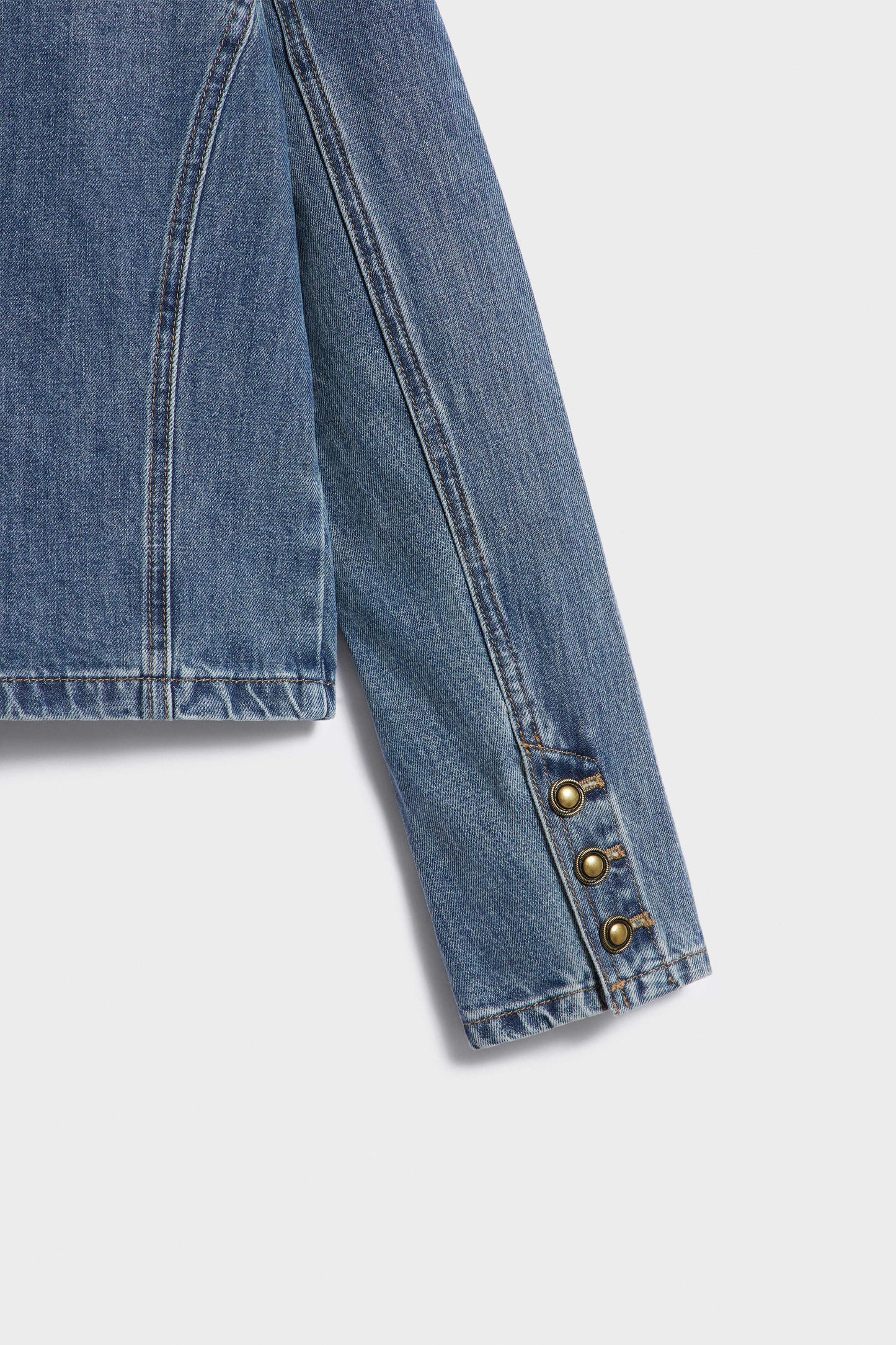 VINTAGE BLUE