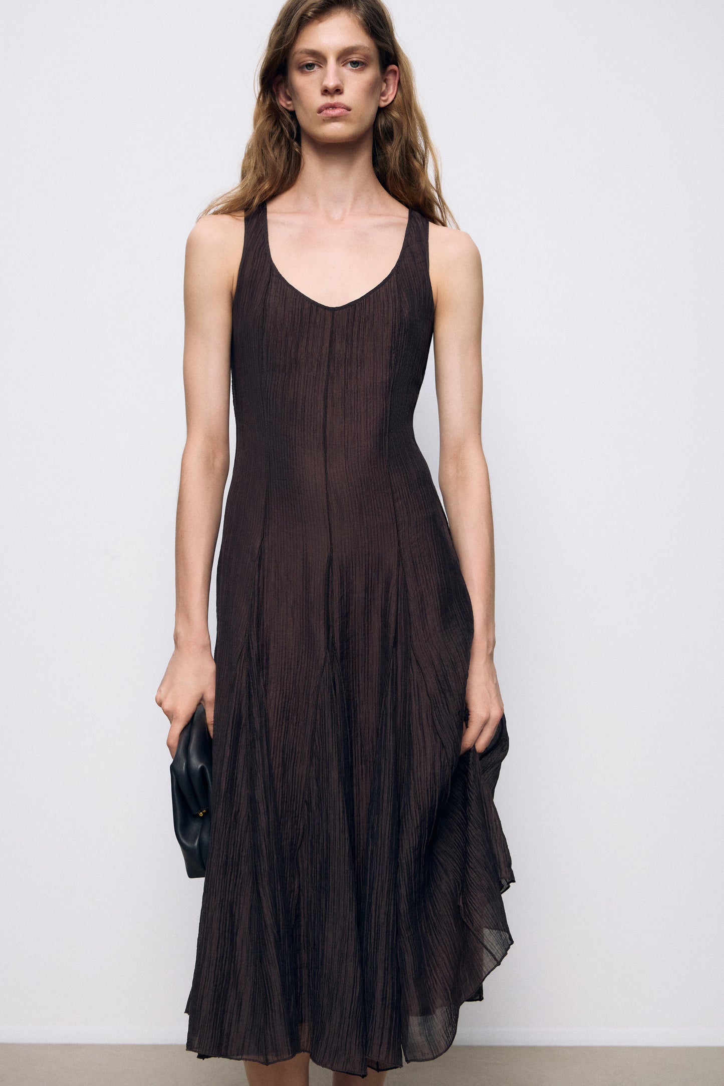 DARK BROWN