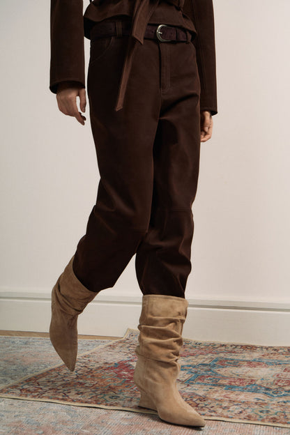 DARK BROWN