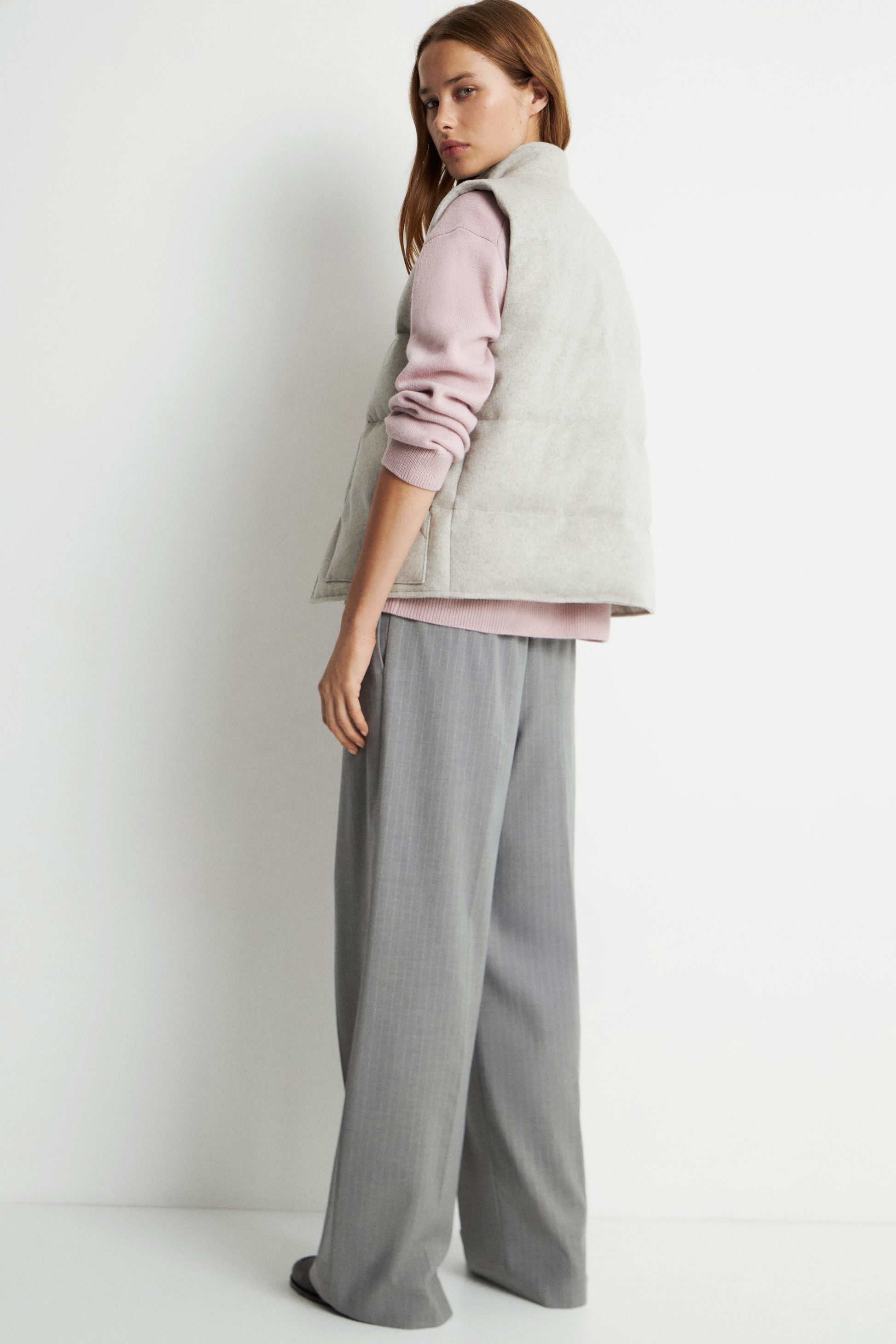 GREY/WHITE
