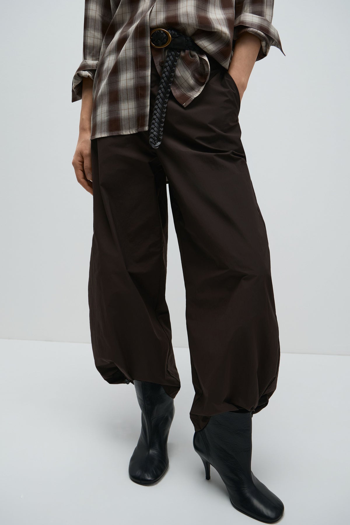 DARK BROWN