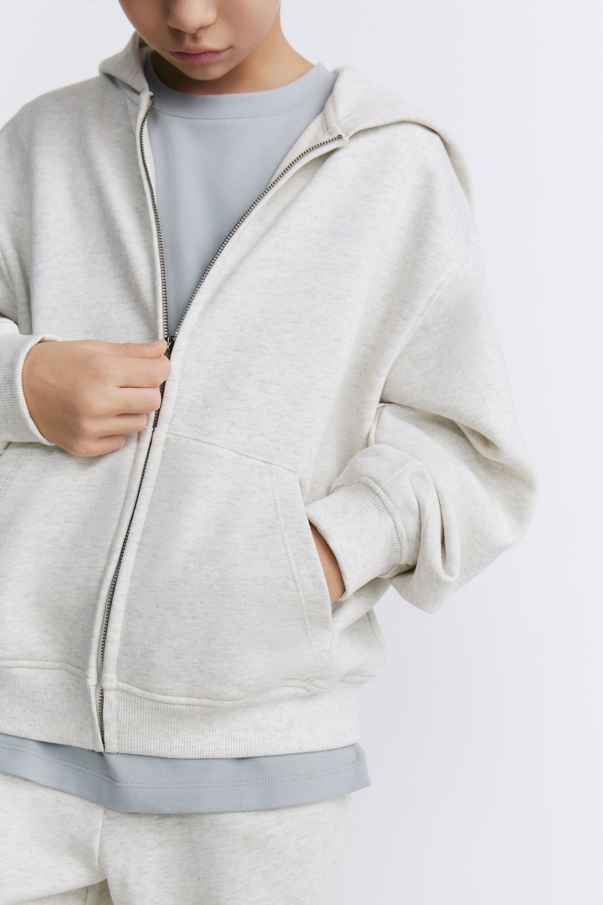 LIGHT GREY MELANGE