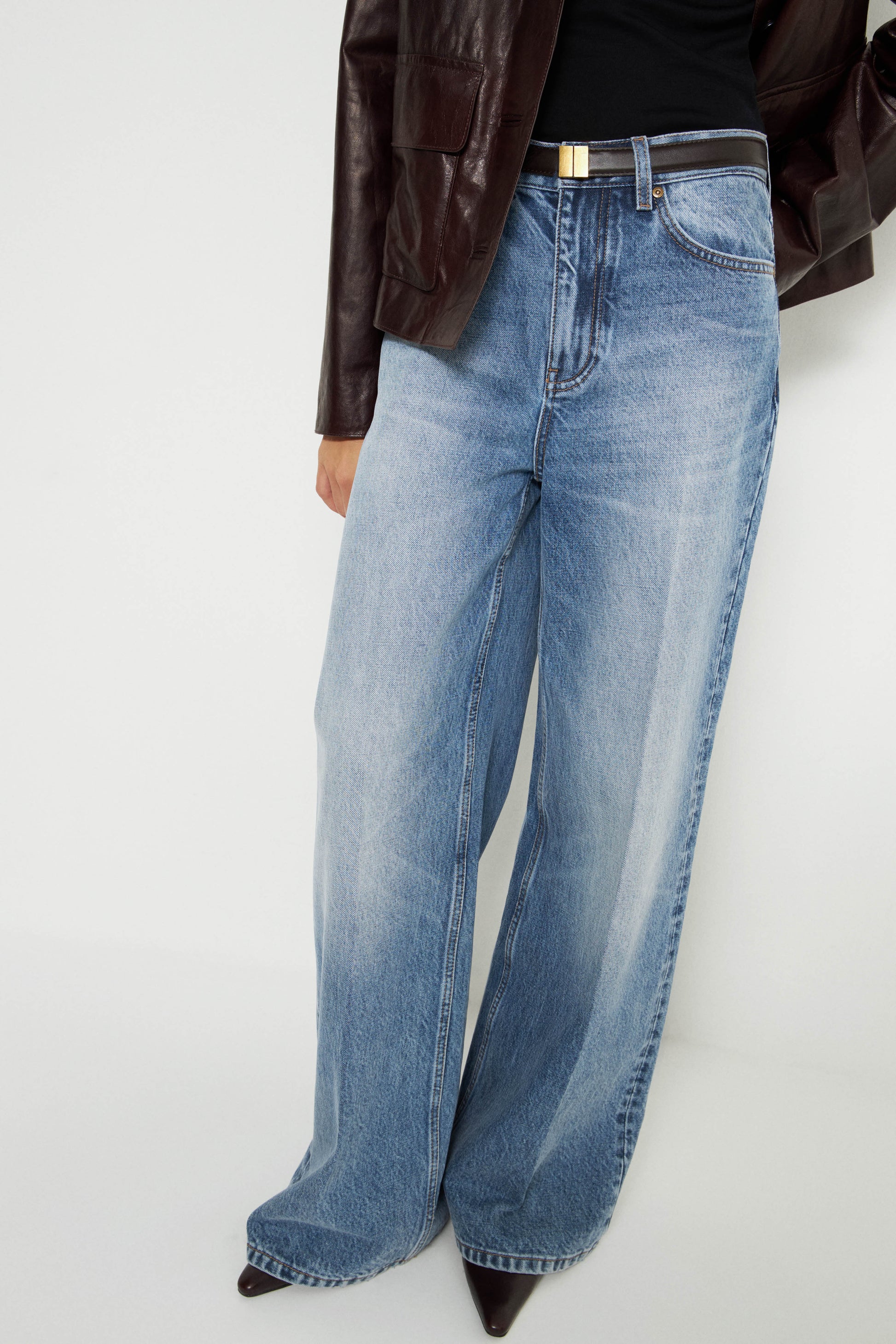 VINTAGE BLUE