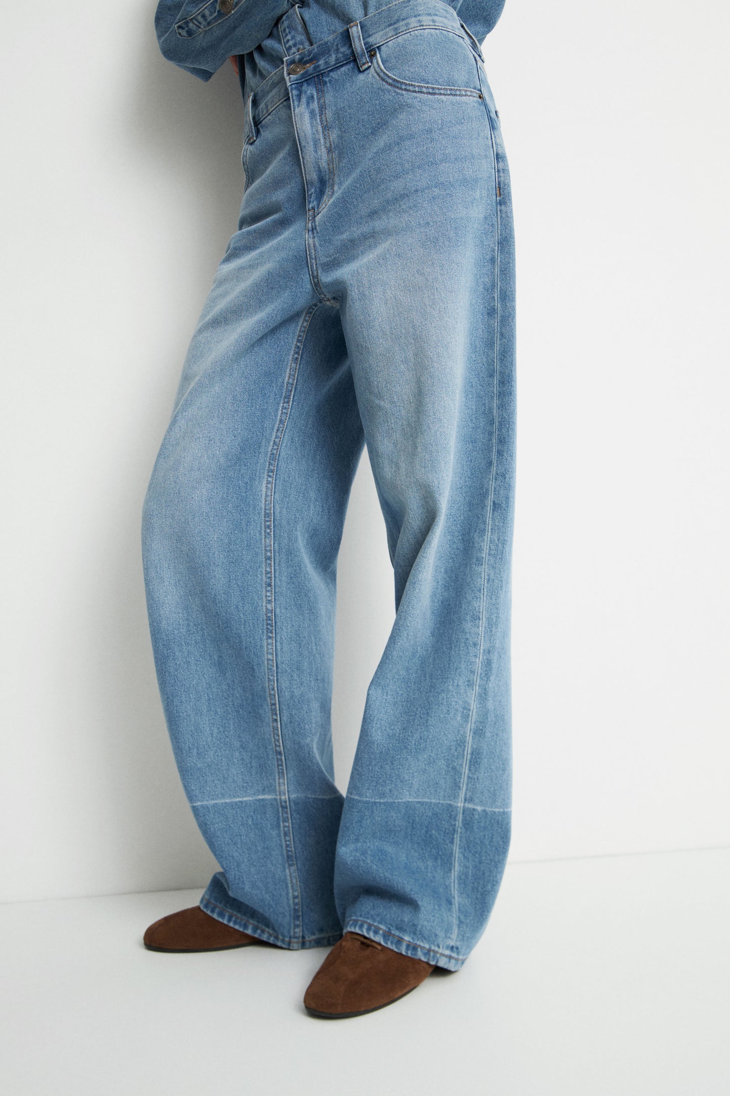 VINTAGE BLUE
