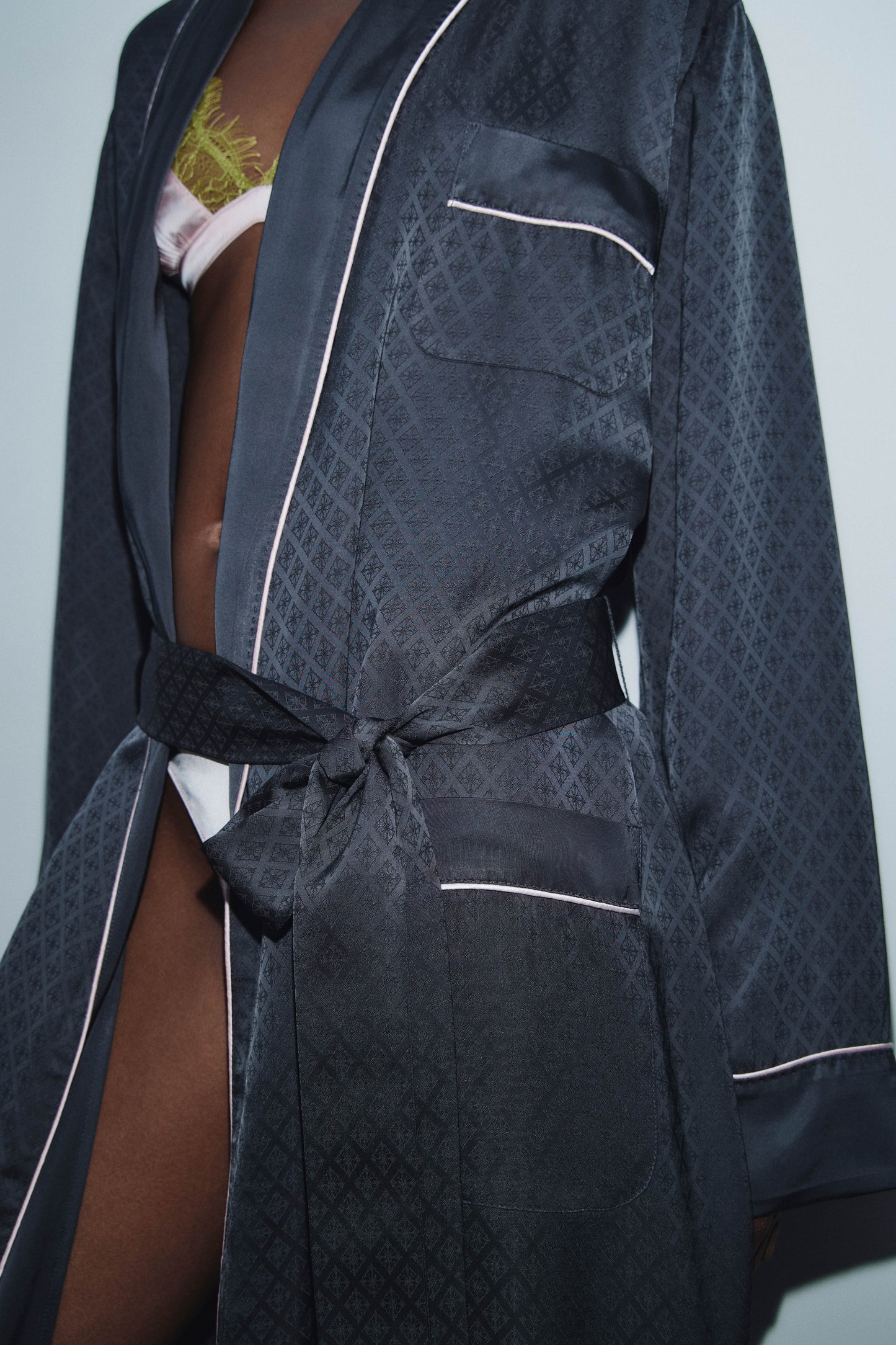 ANTHRACITE GREY