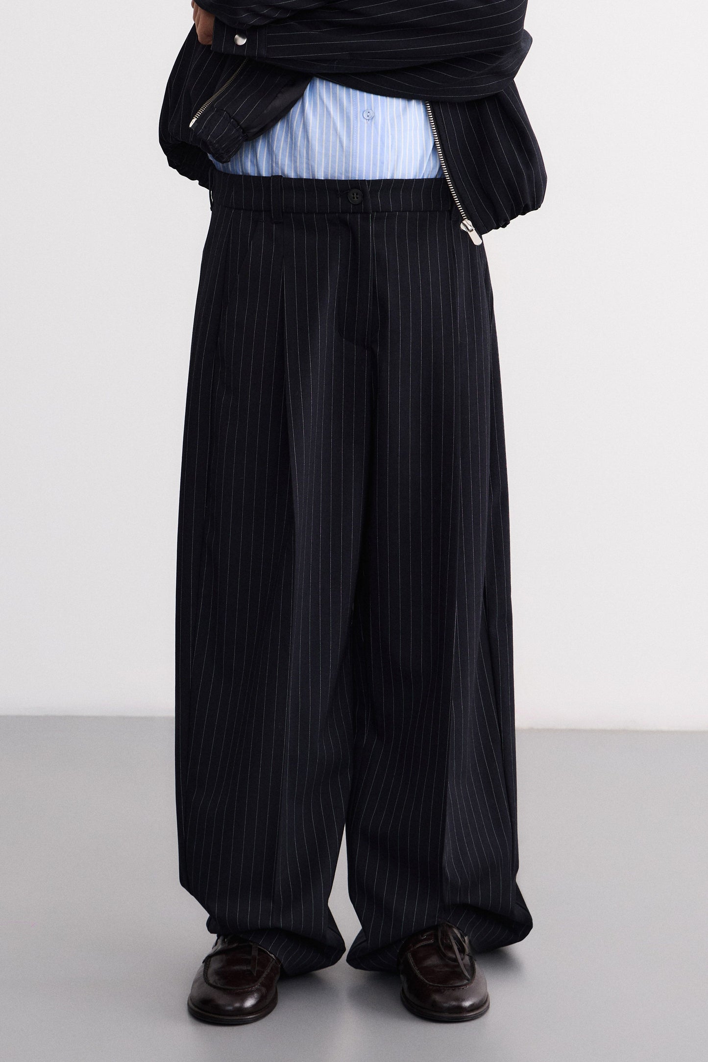 DARK BLUE/WHITE
