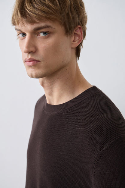 DARK BROWN