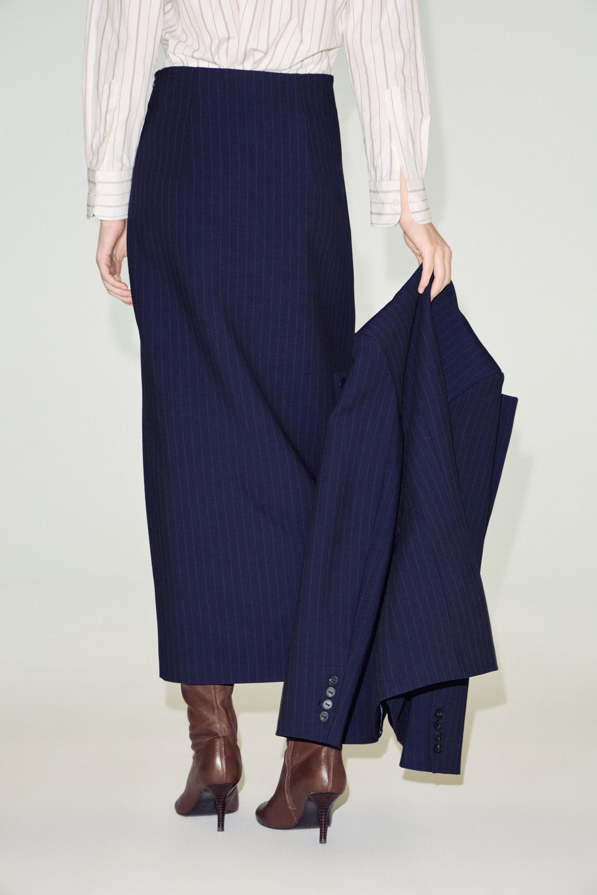DARK BLUE/WHITE