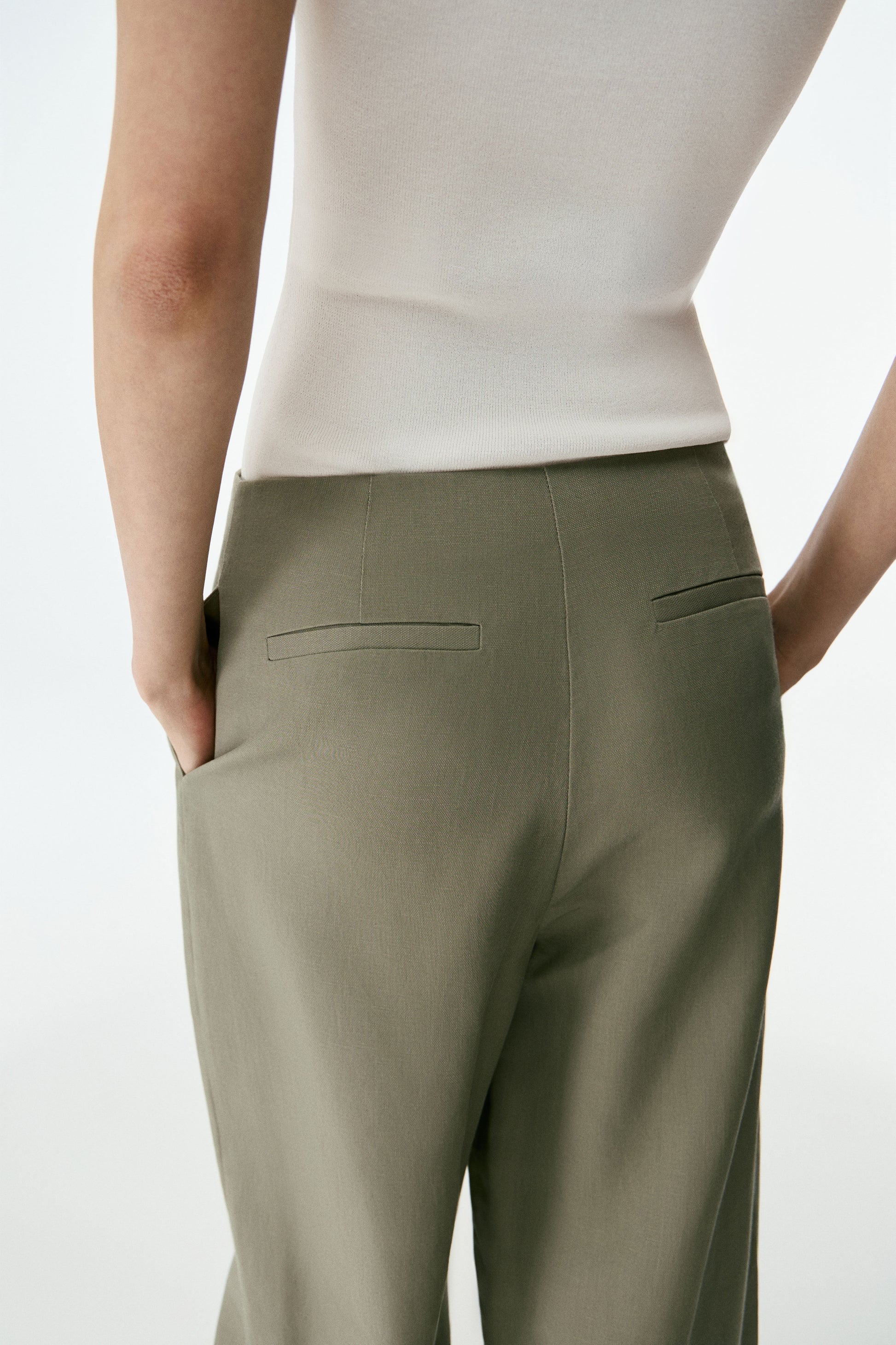 LIGHT KHAKI