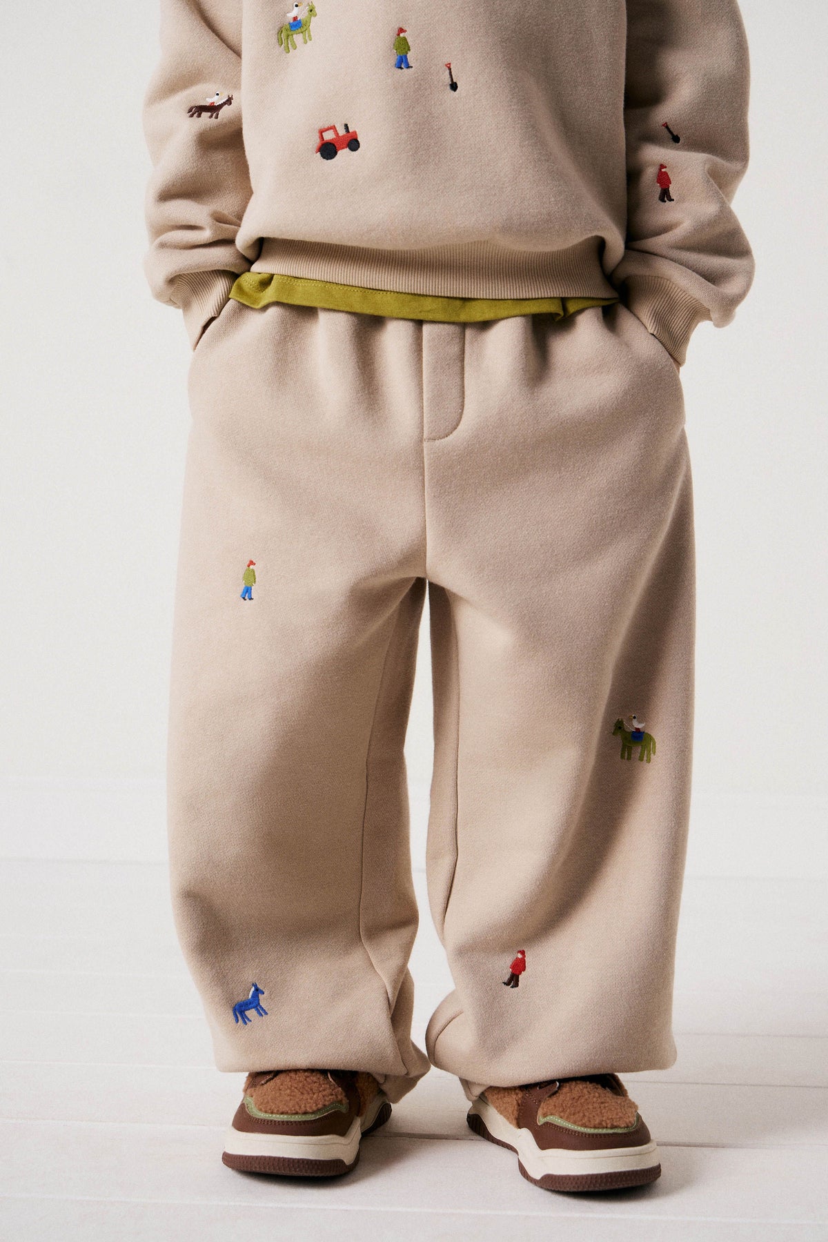 LIGHT BEIGE