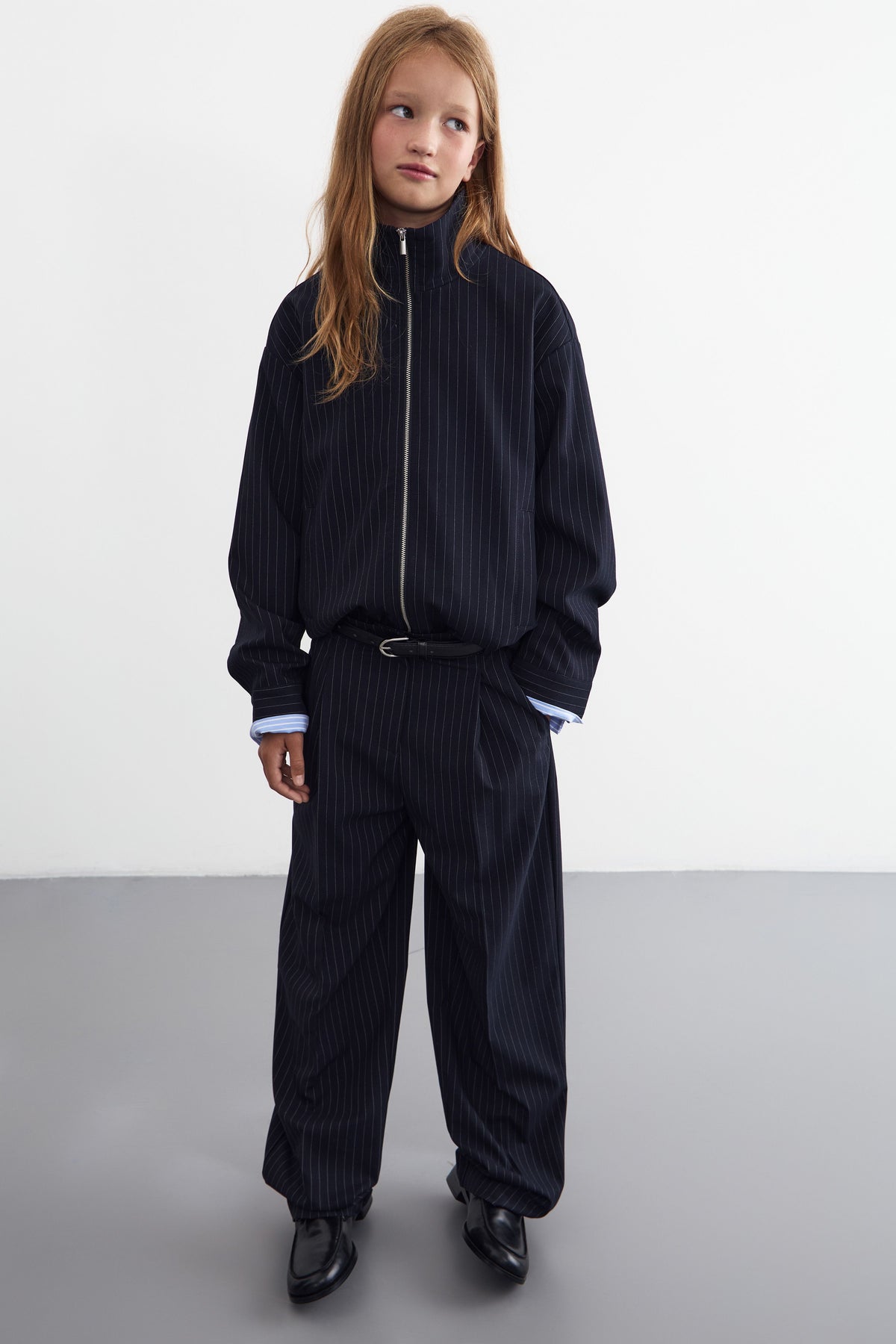 DARK BLUE/WHITE