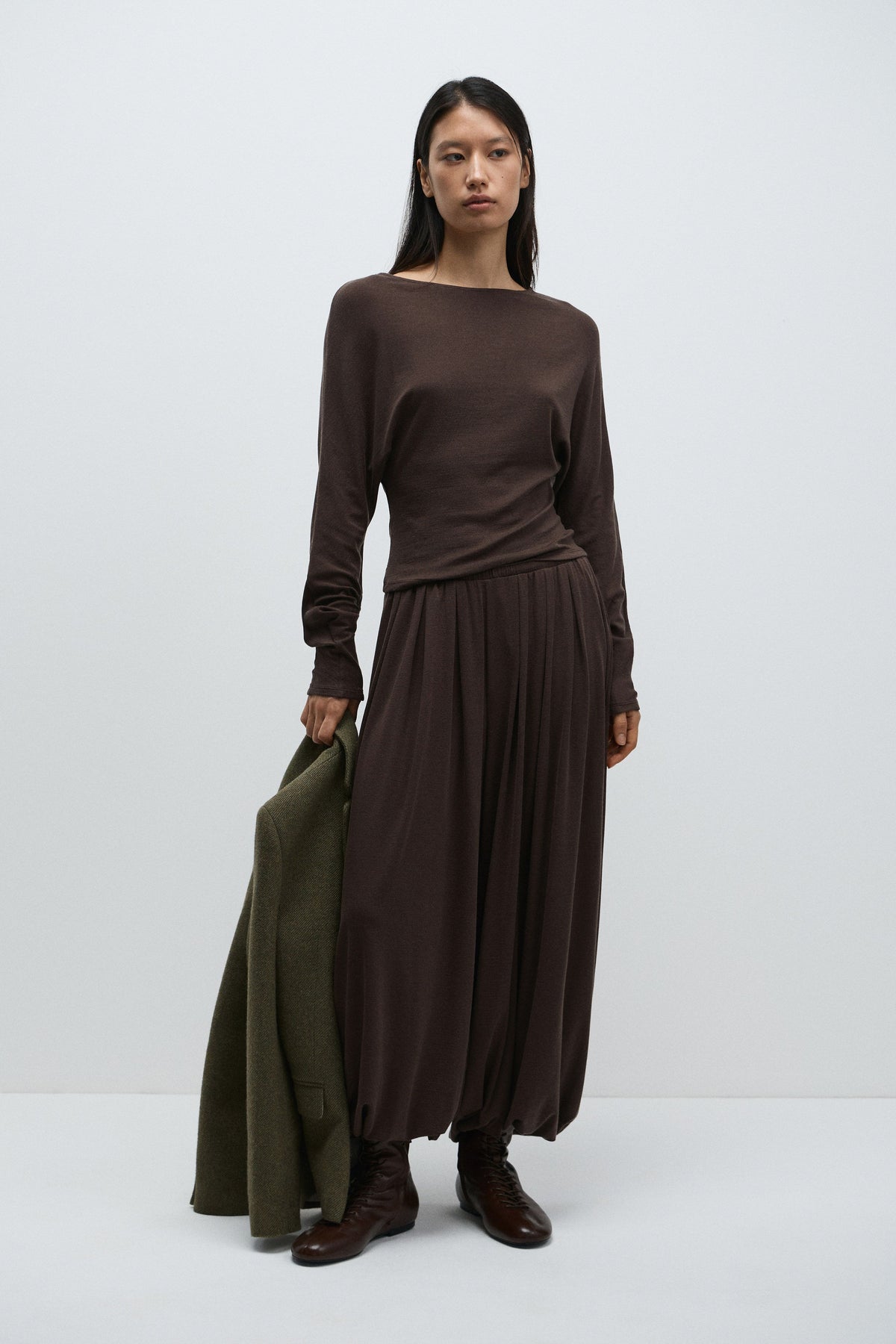 DARK BROWN