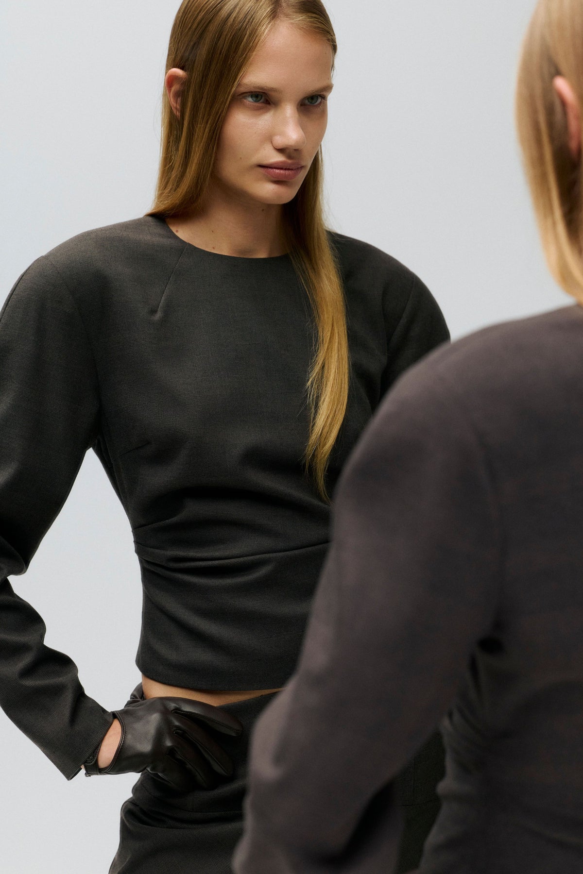 GREY/BLACK