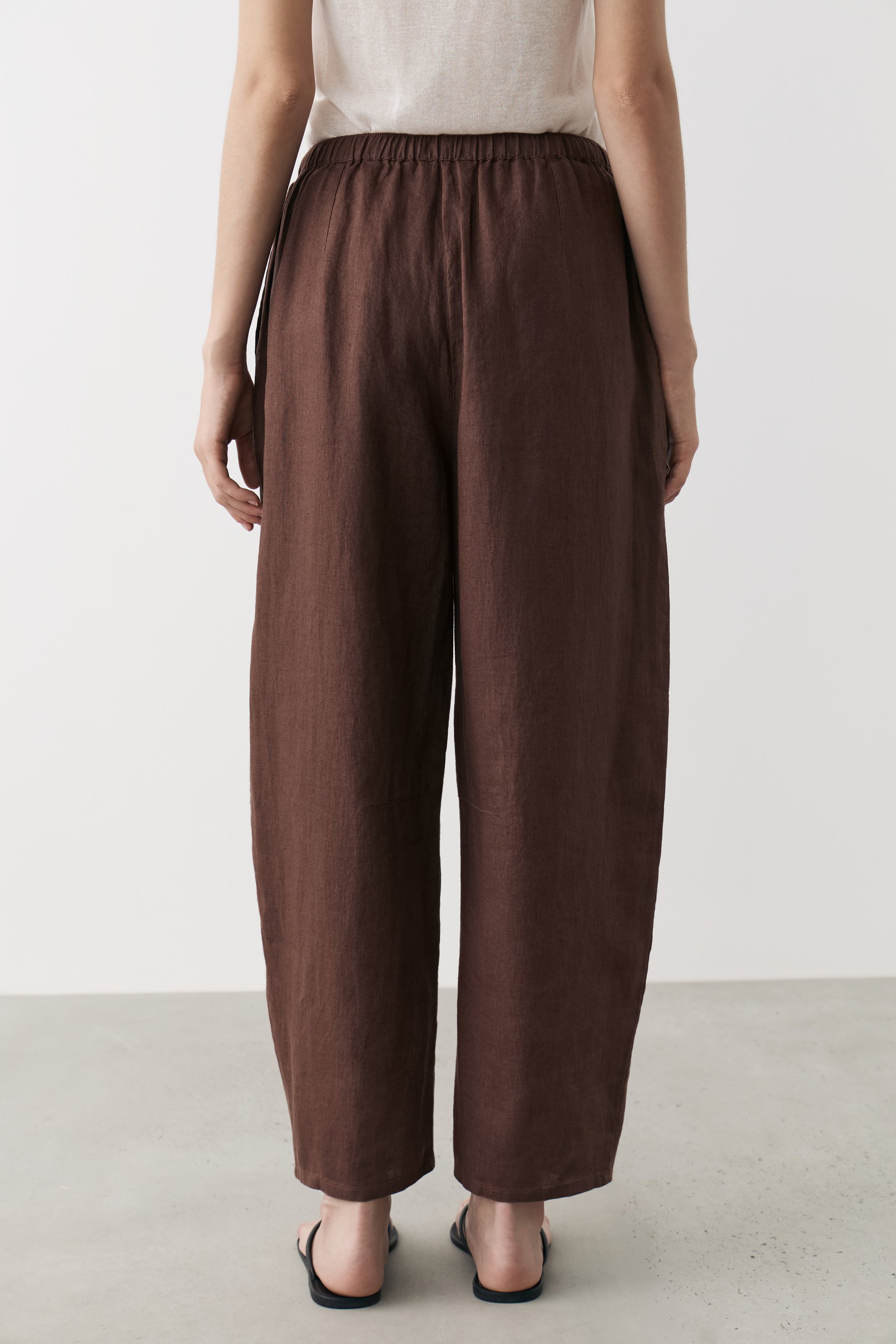 DARK BROWN