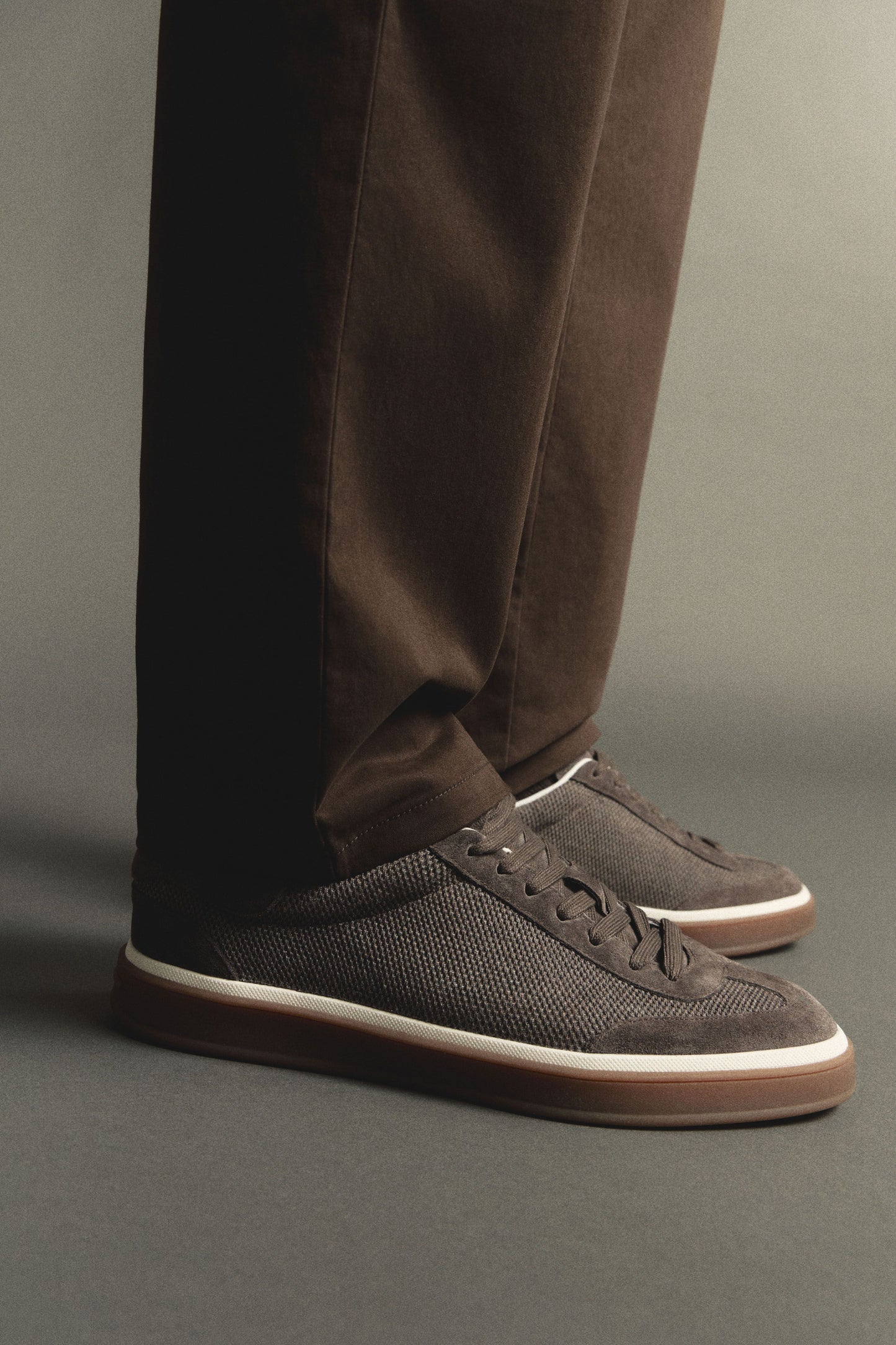 GRAY BROWN