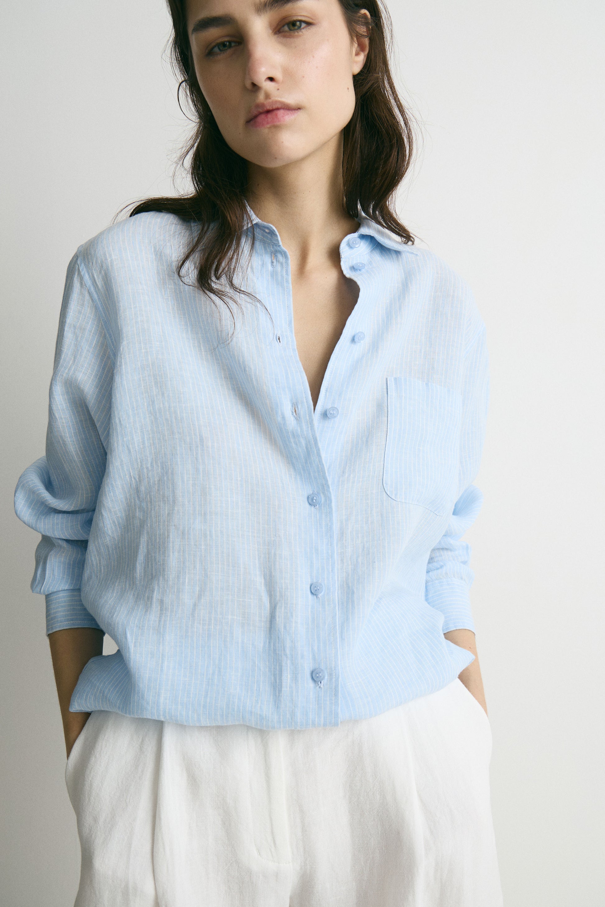 WHITE/BLUE