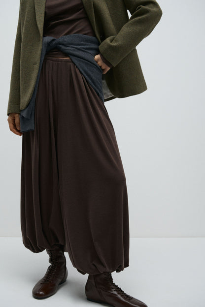 DARK BROWN
