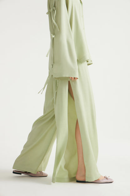 LIGHT GREEN
