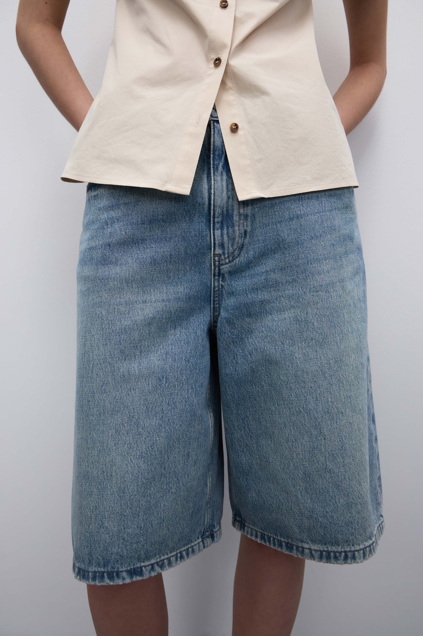 ANTIQUE BLUE