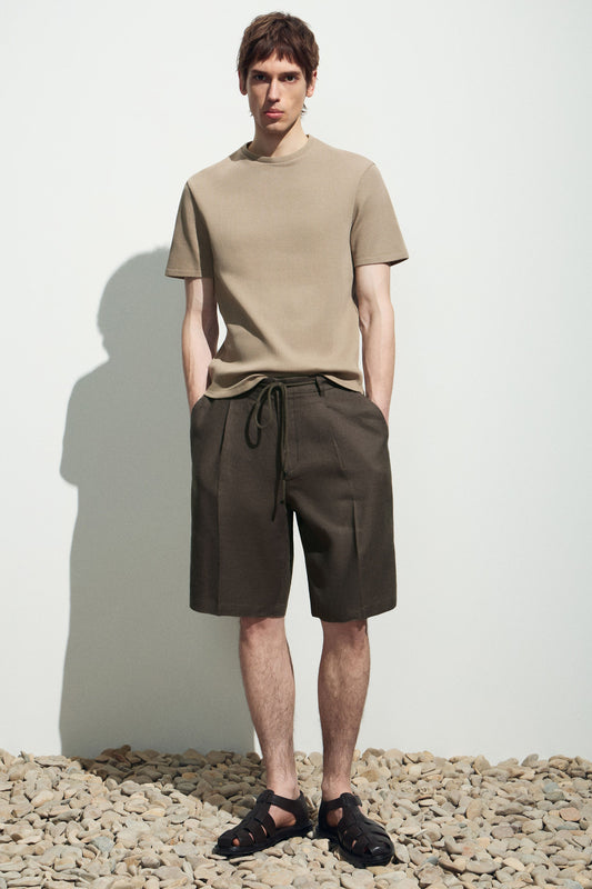 DARK BROWN