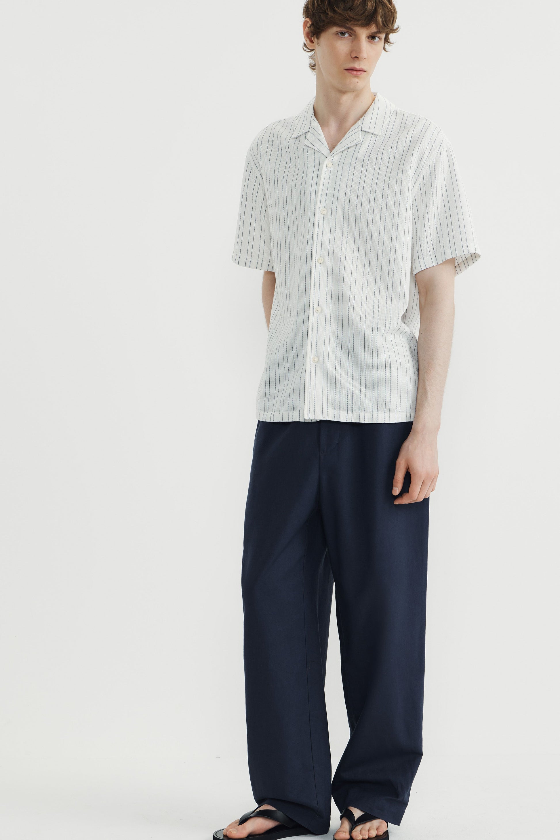 WHITE/BLUE