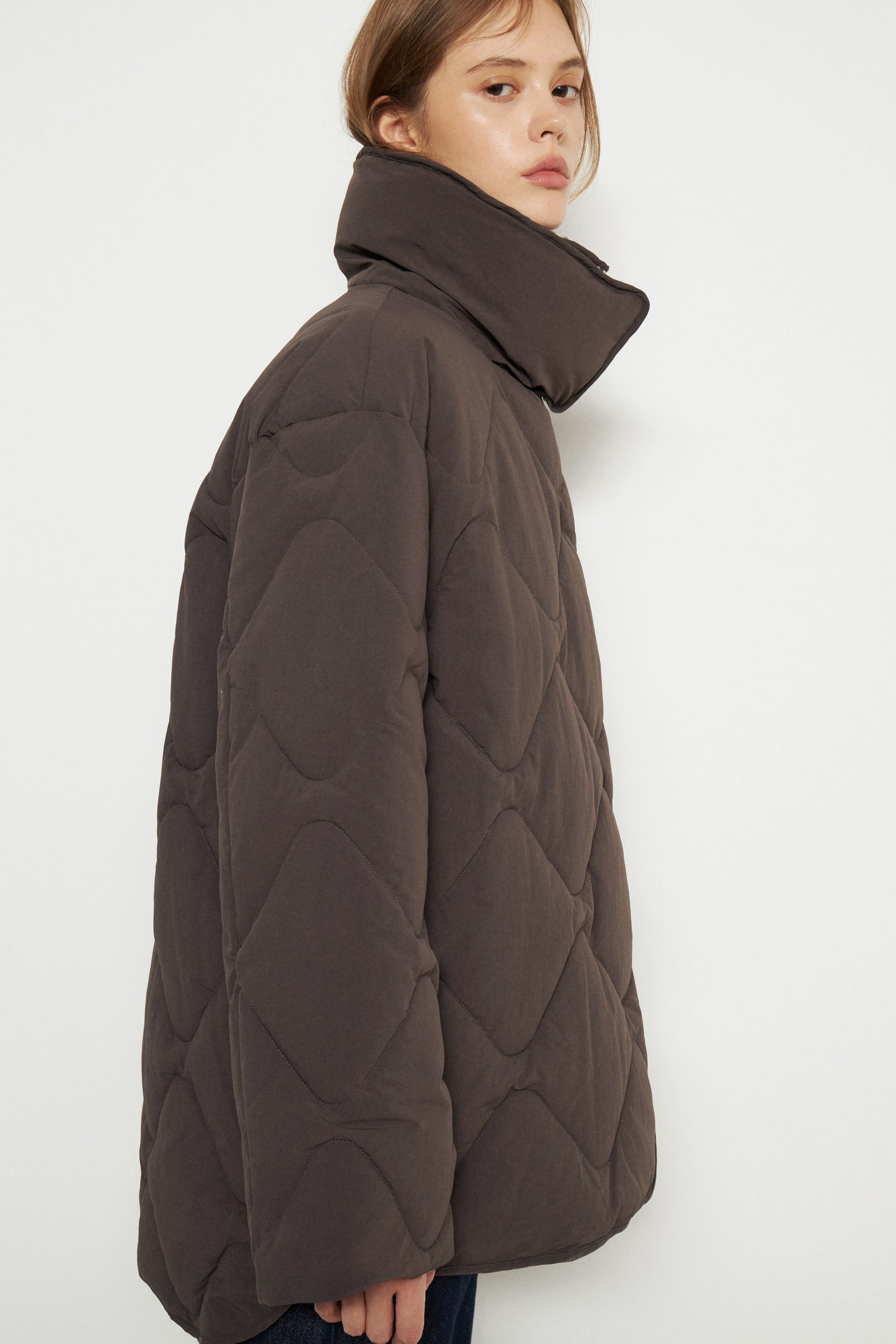DARK BROWN