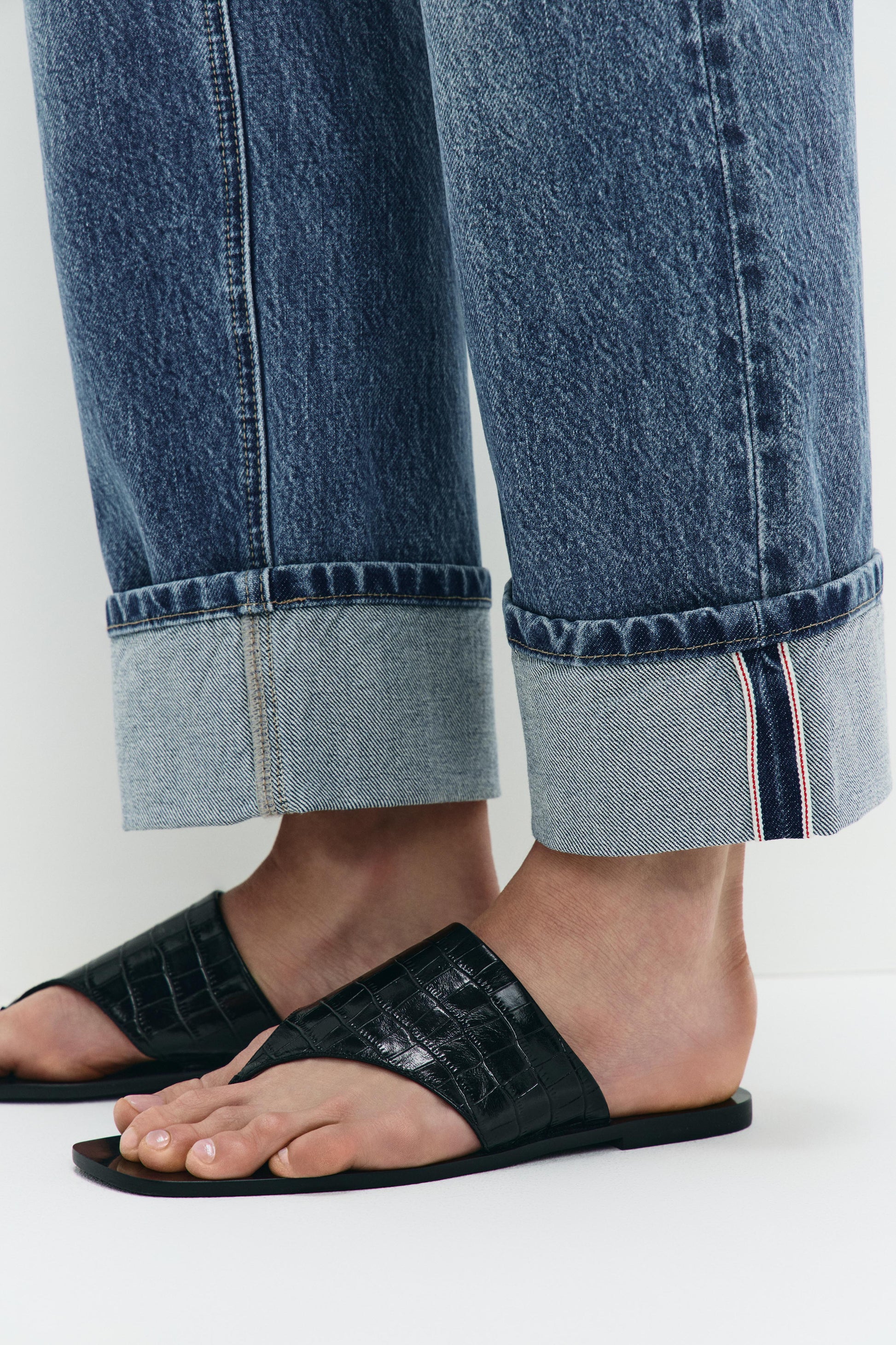 DENIM BLUE