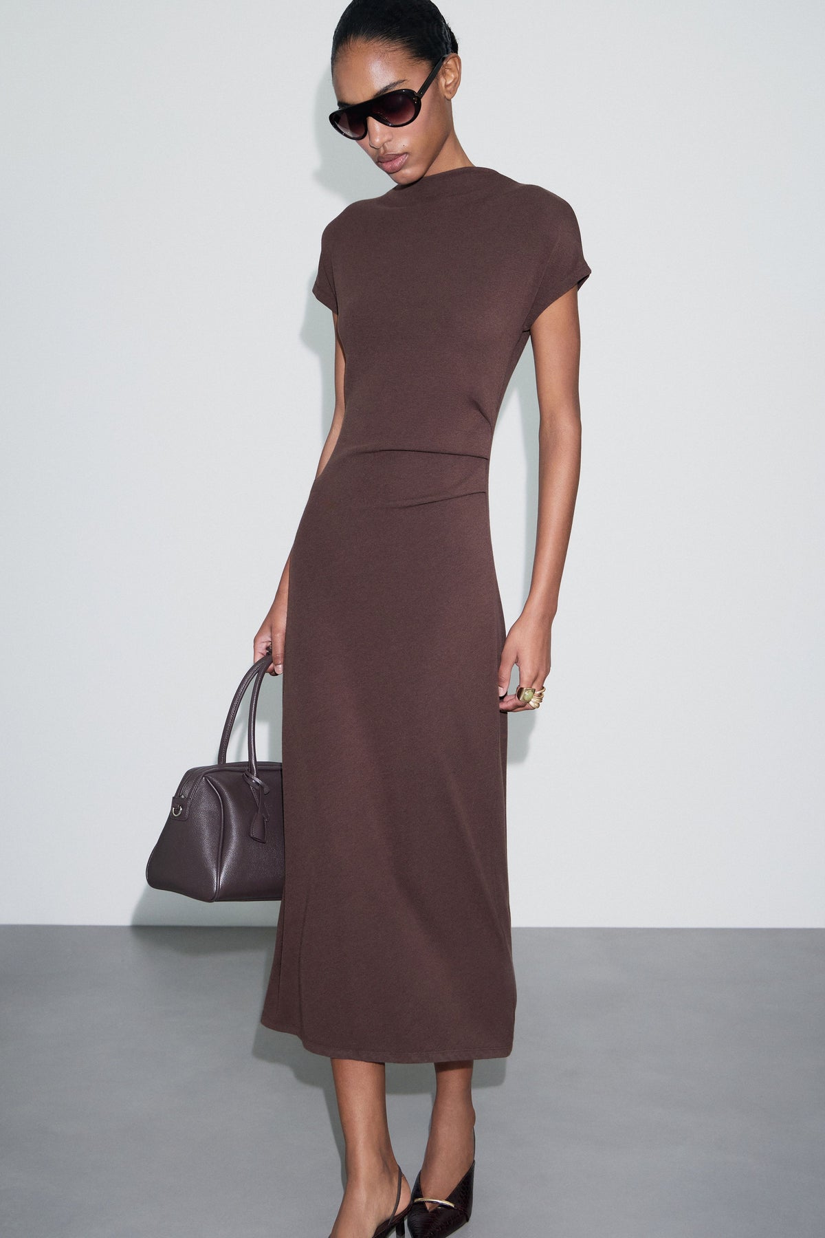 DARK BROWN