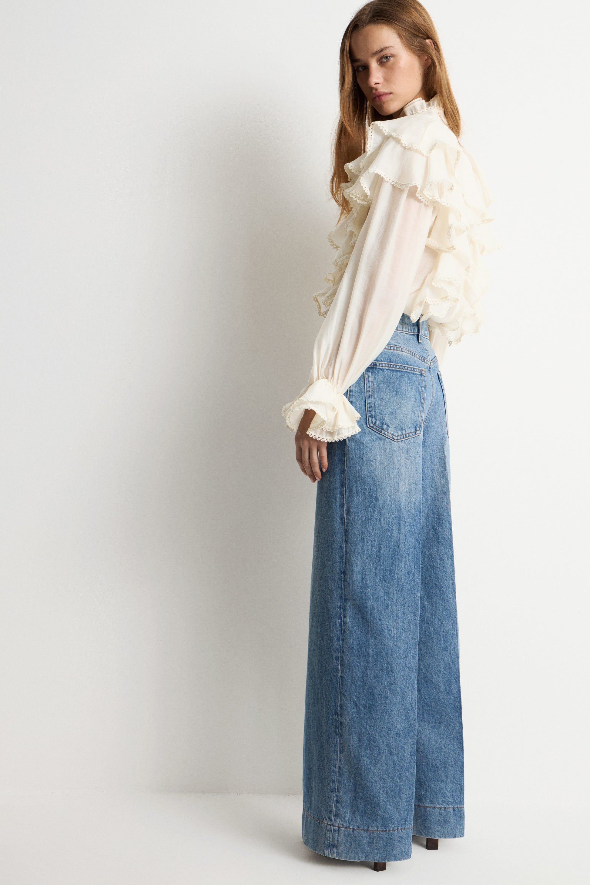 VINTAGE BLUE