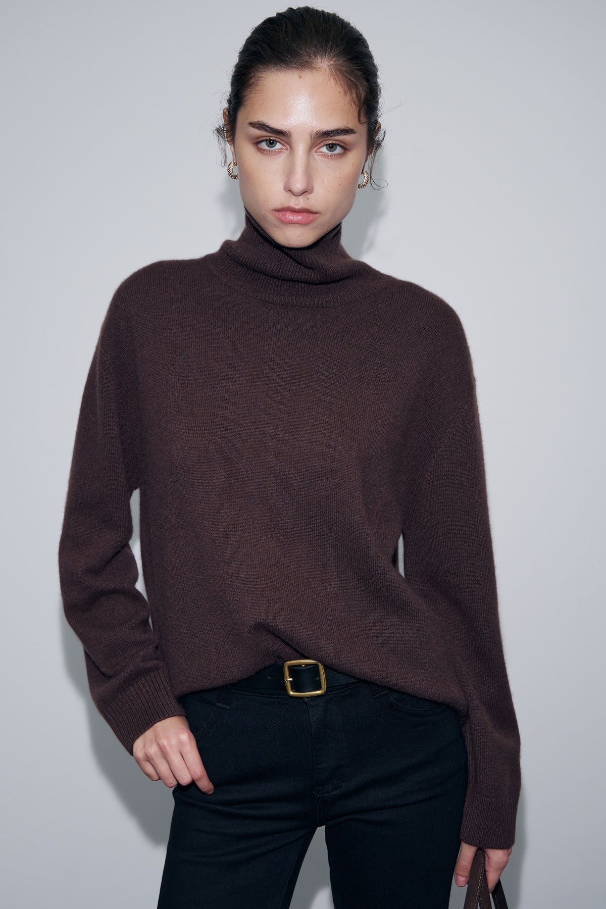 DARK BROWN