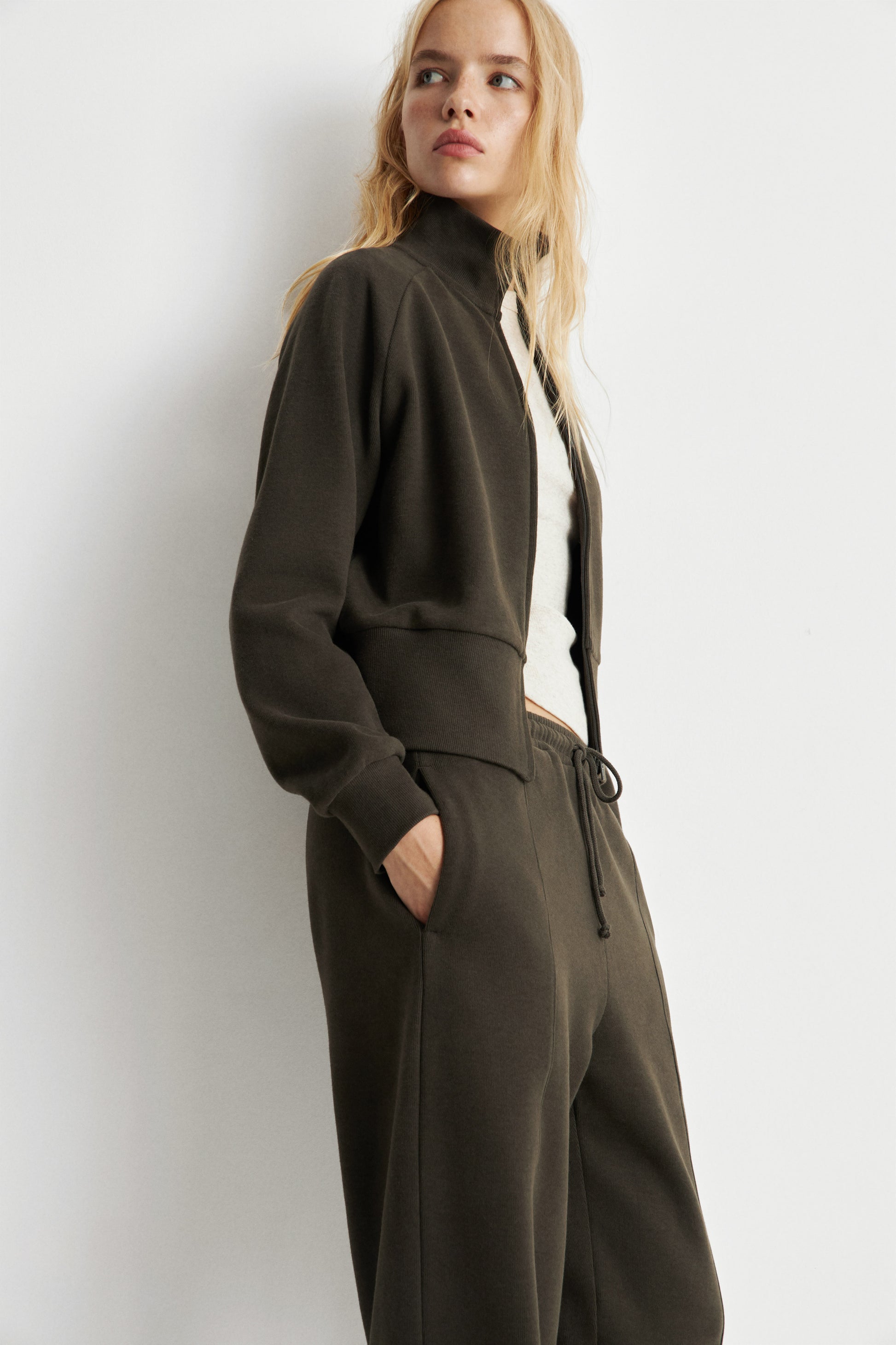 DARK GREY