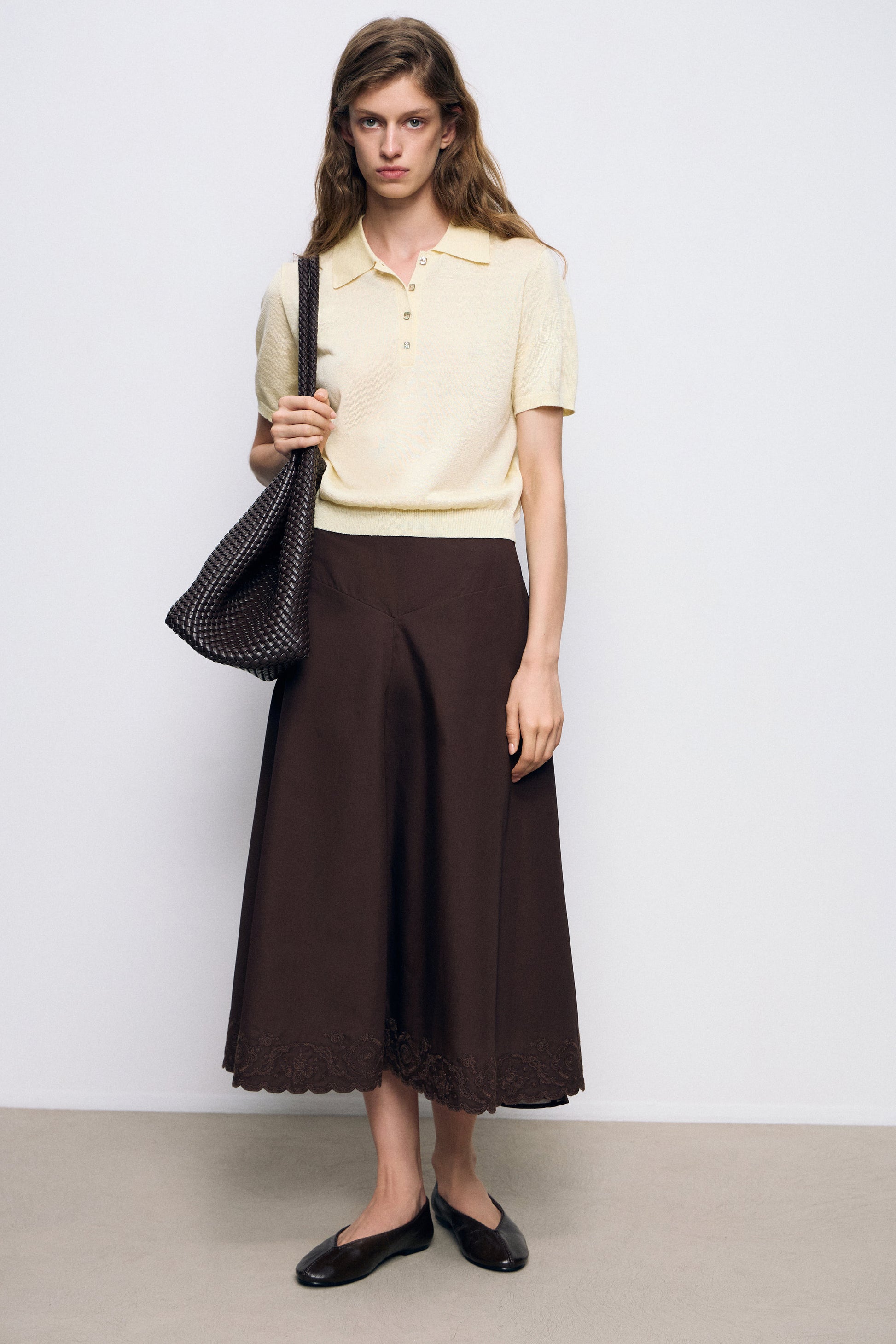DARK BROWN