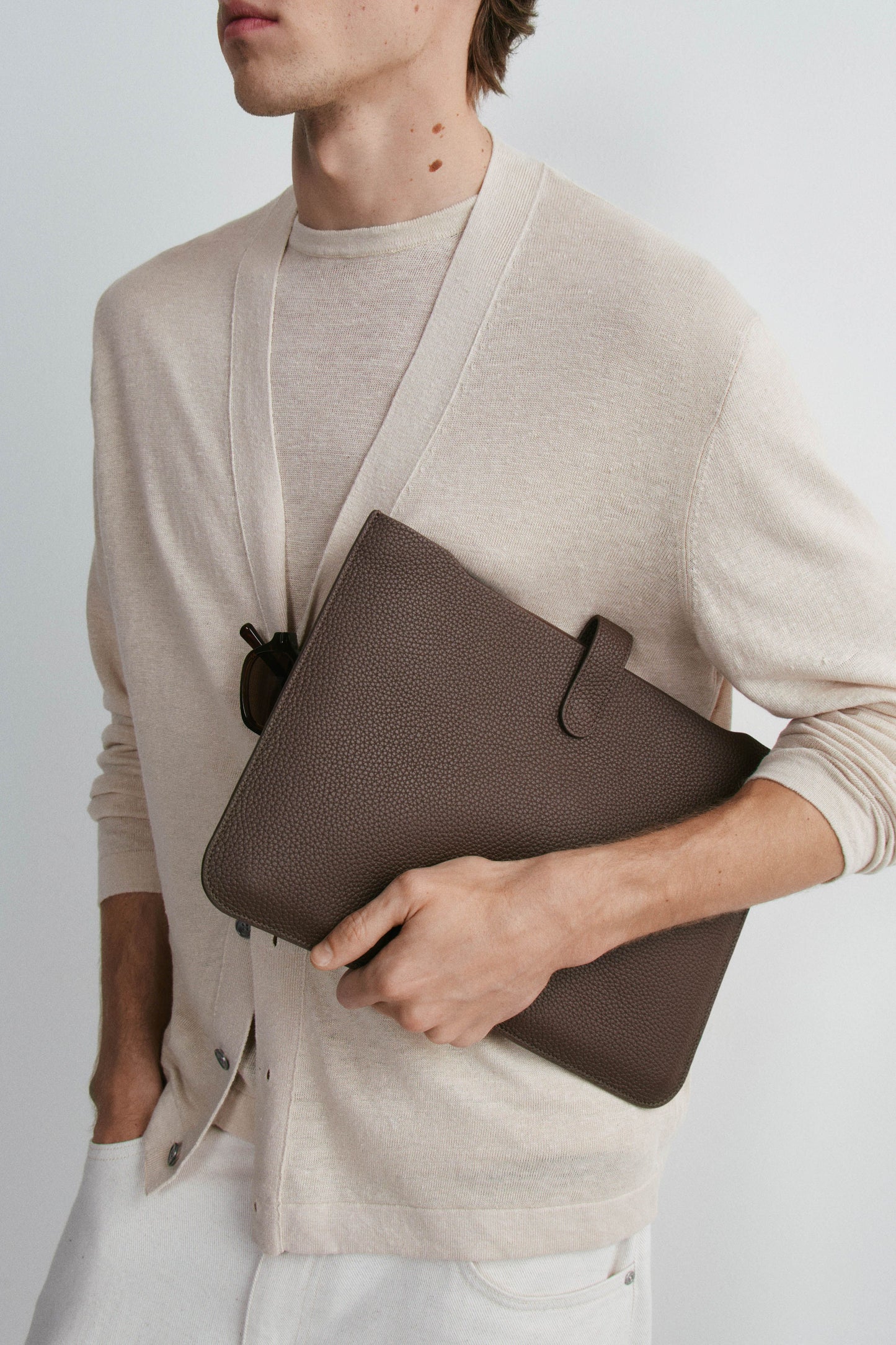 DARK BEIGE
