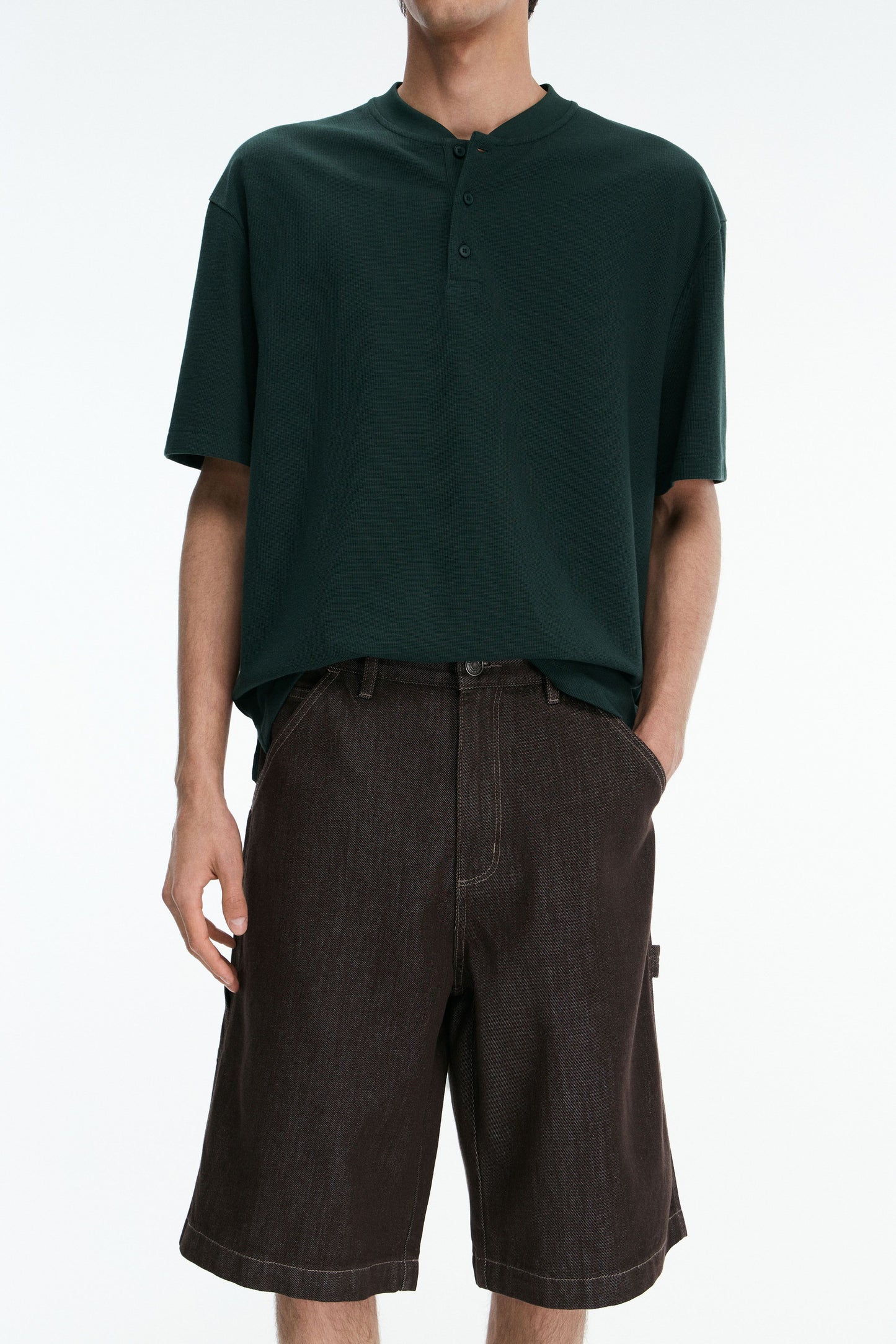 DARK BROWN