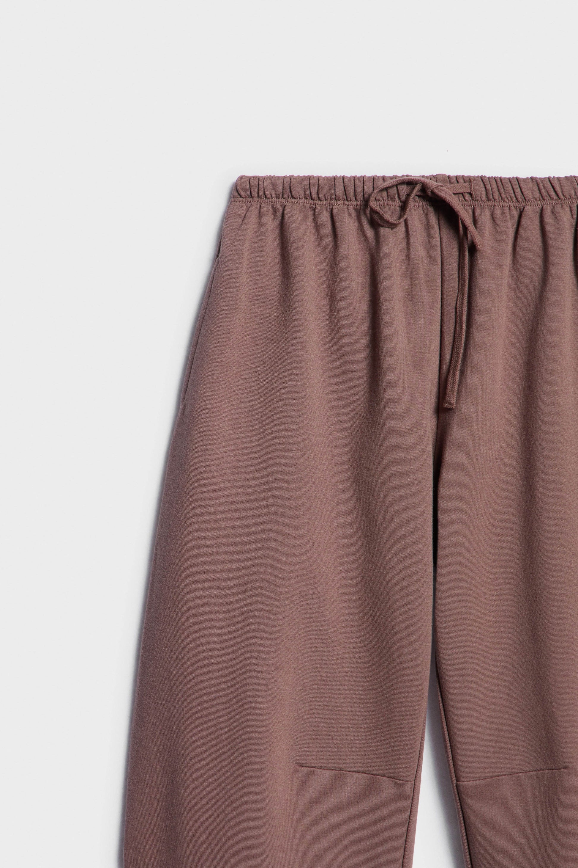DARK BEIGE