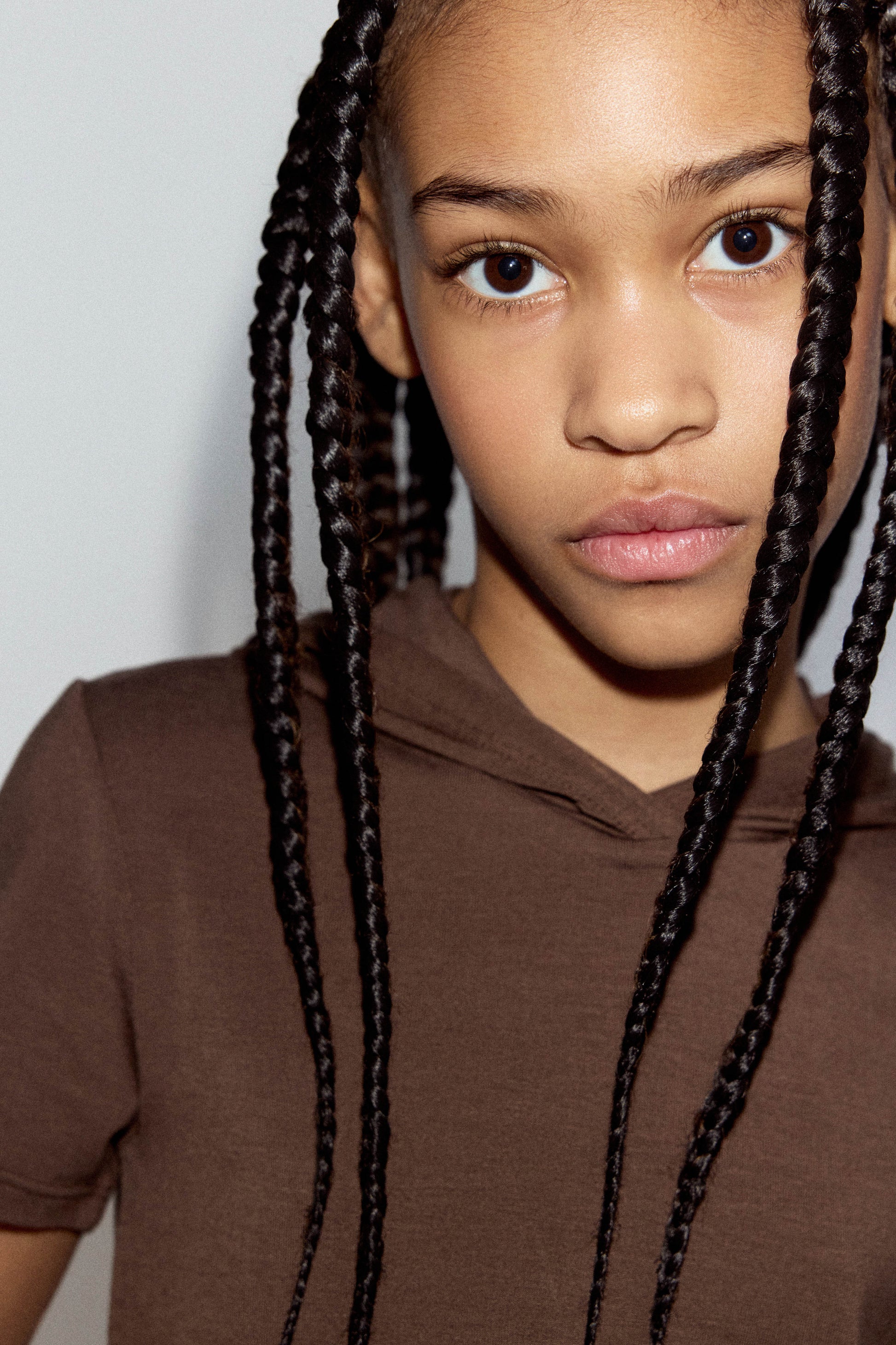 DARK BROWN