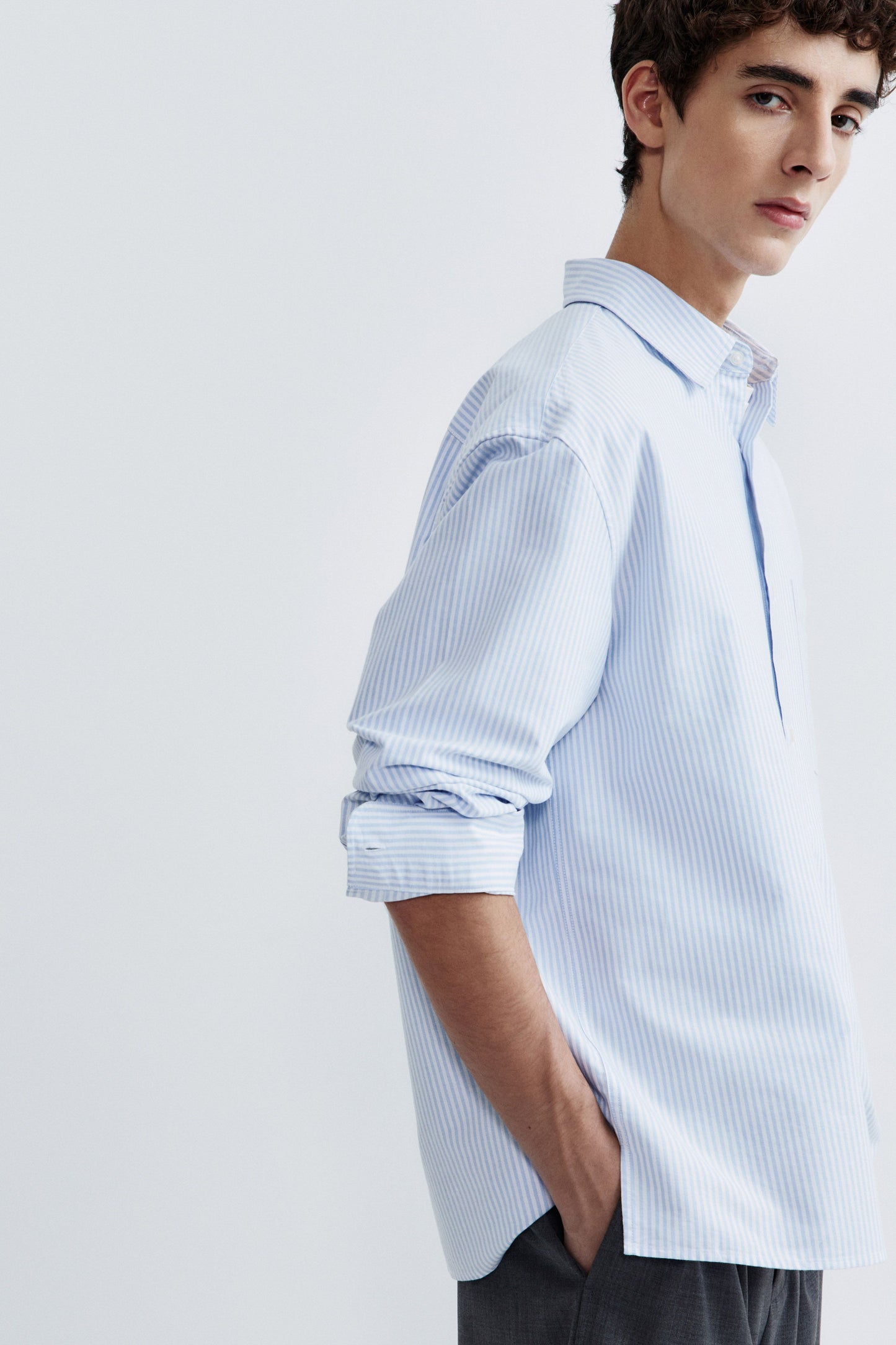 WHITE/BLUE