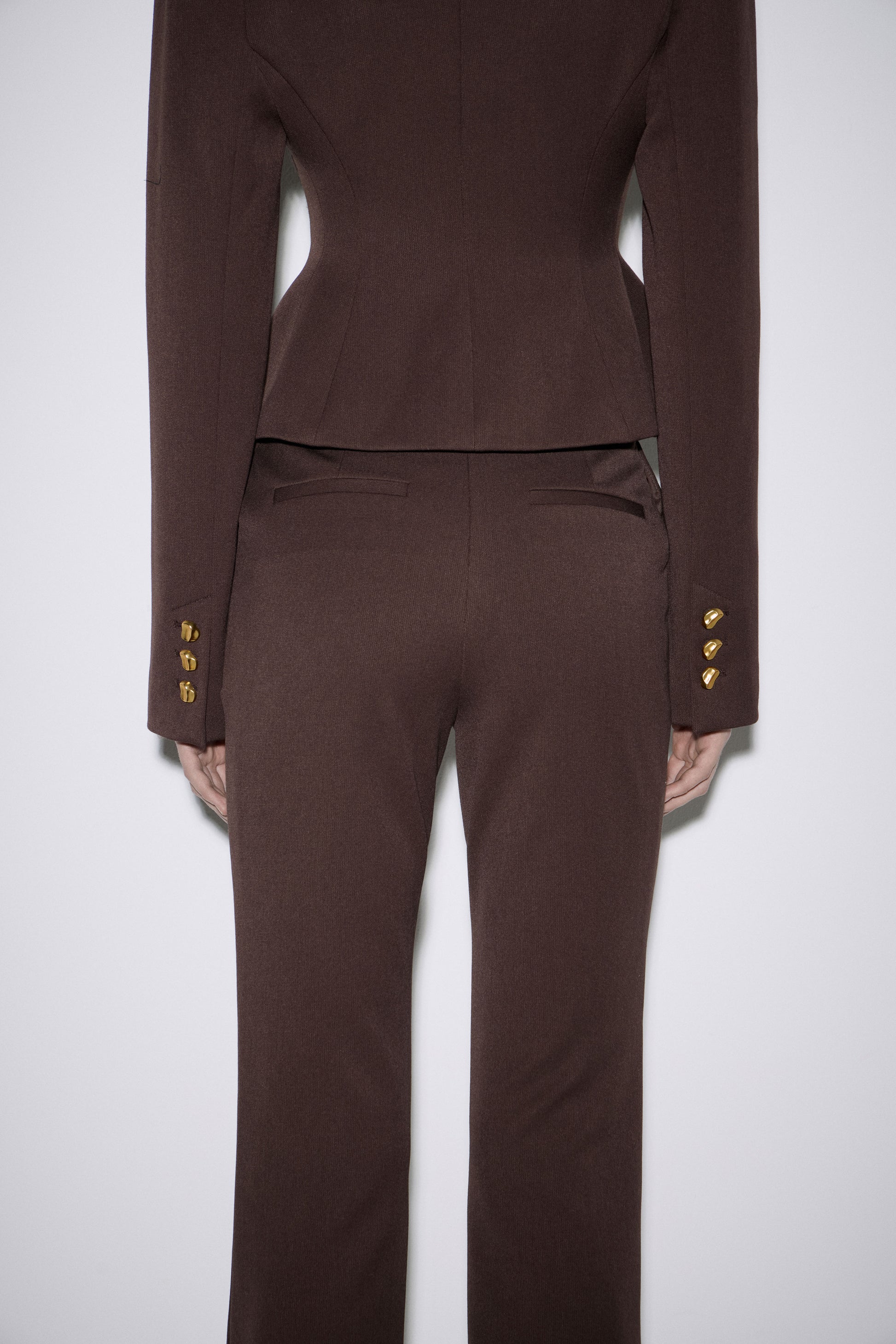 DARK BROWN