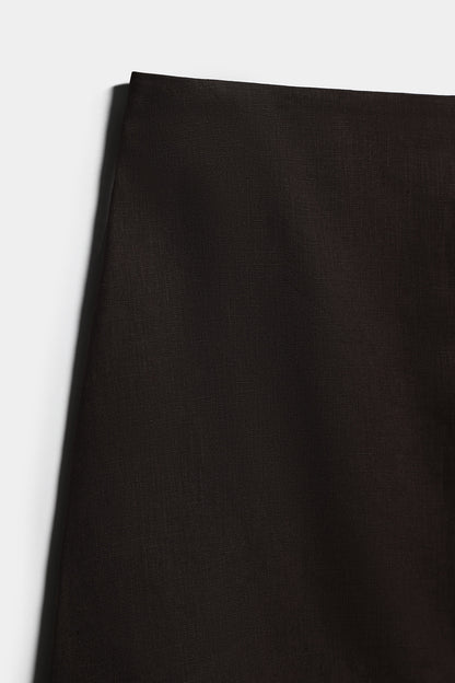 DARK BROWN