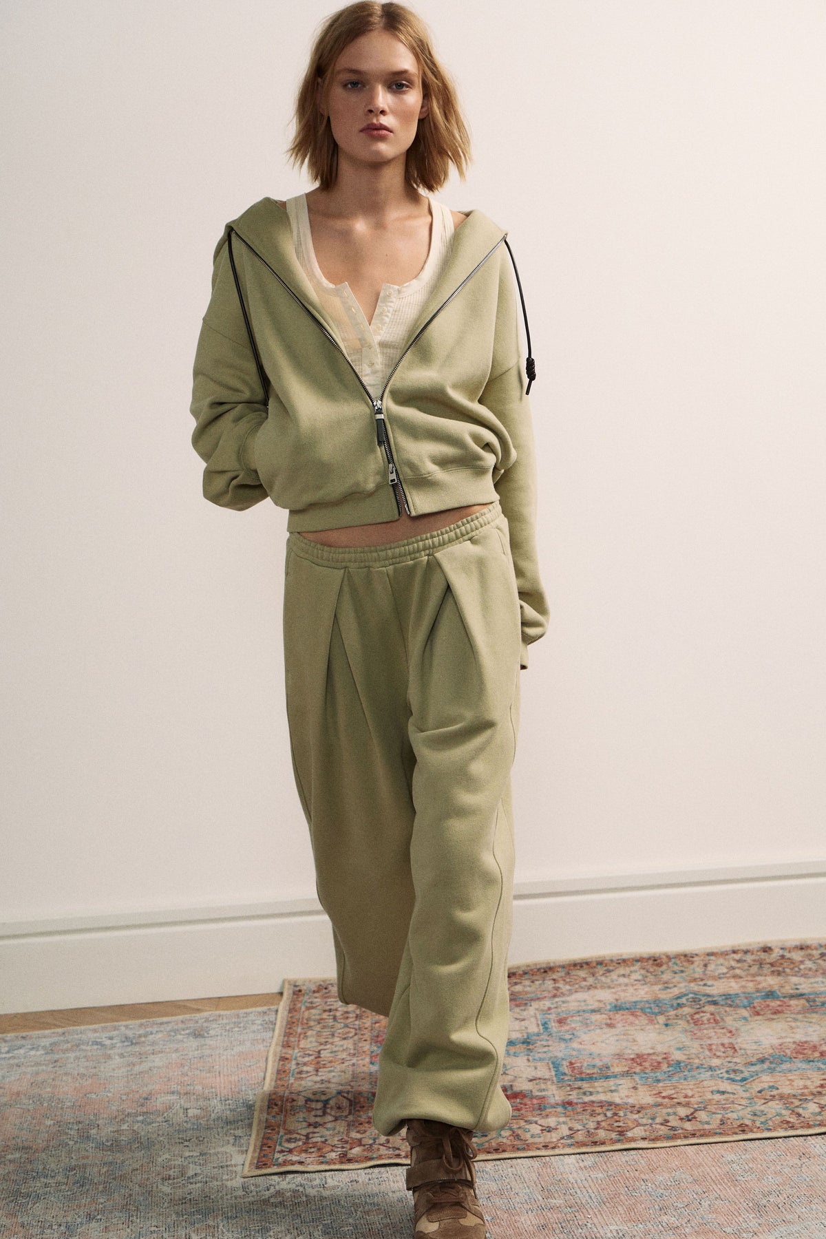 KHAKI