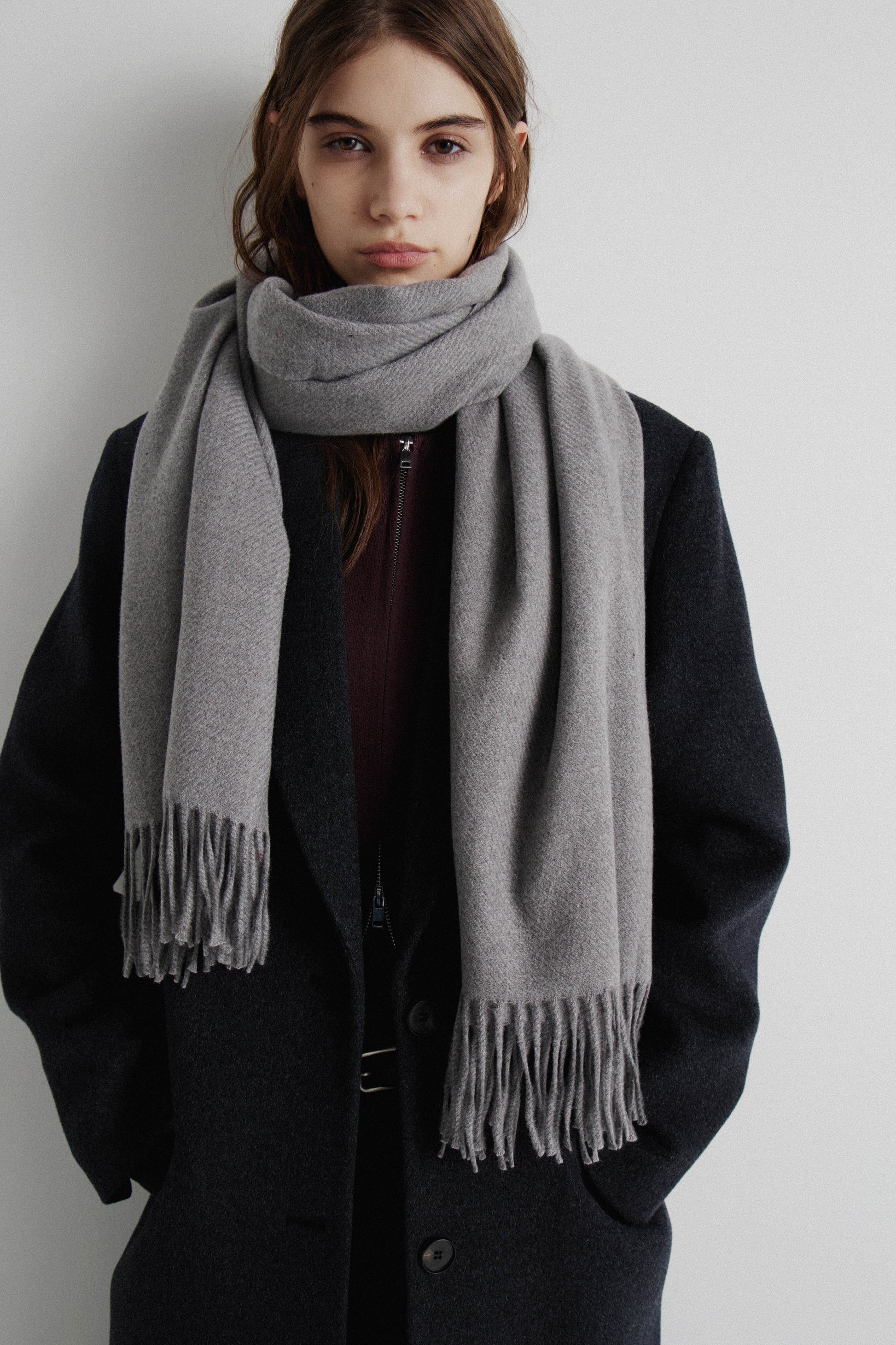 DARK GREY