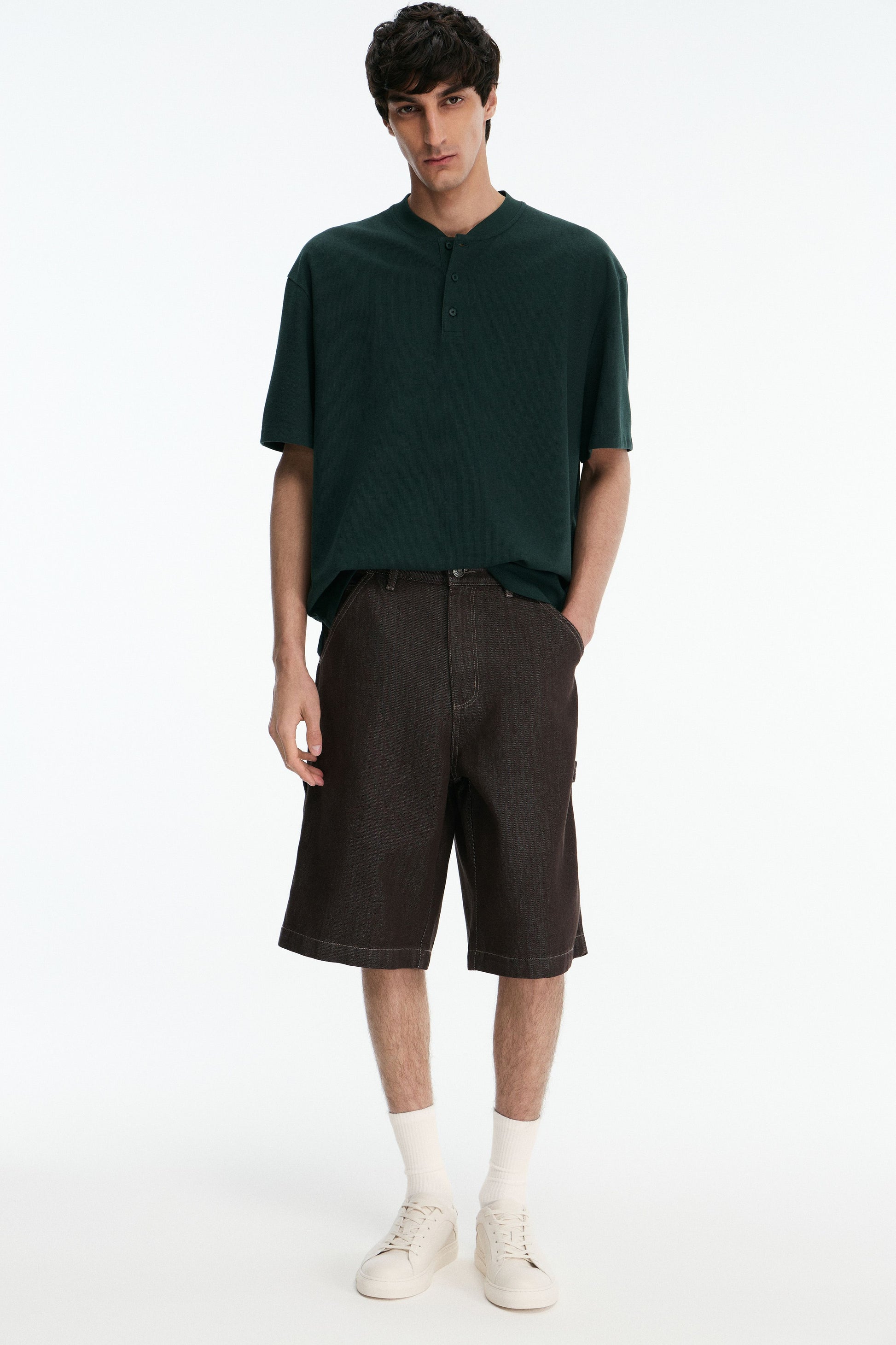 DARK BROWN