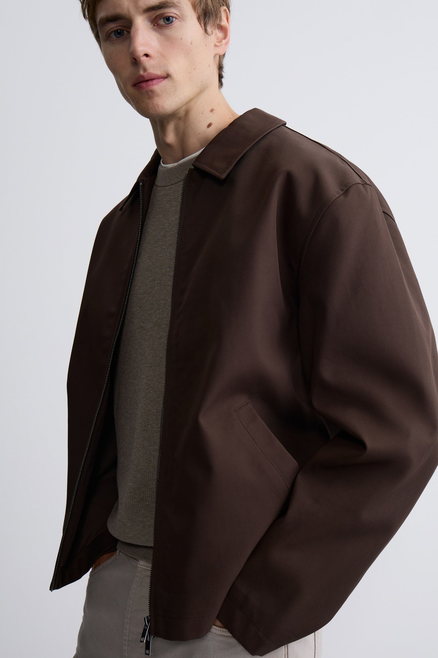 DARK BROWN